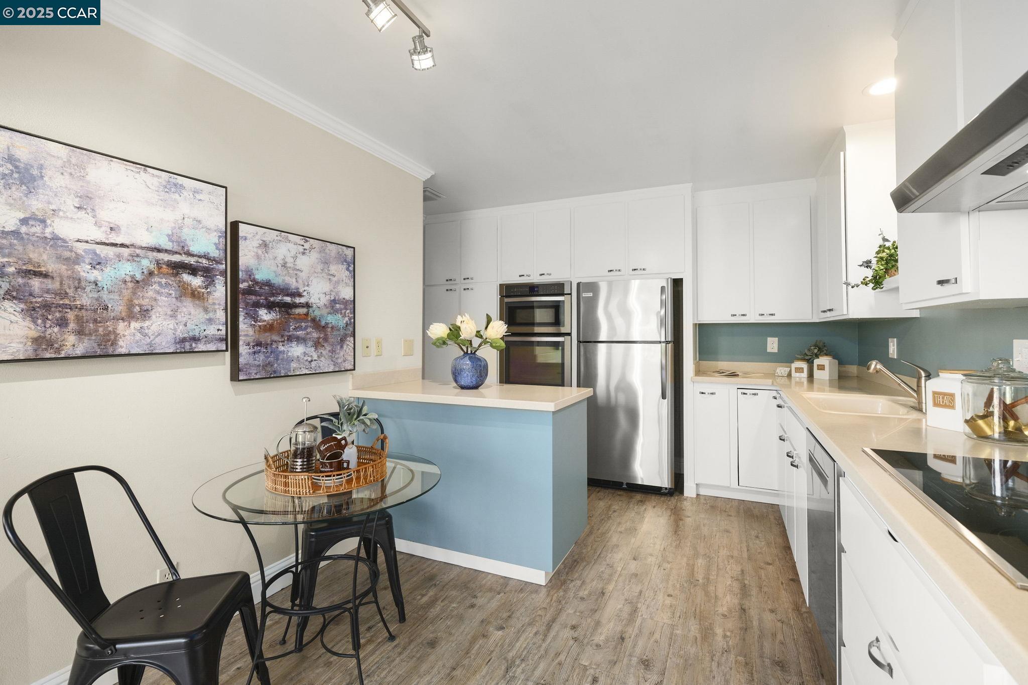 3430 Rossmoor Pkwy # 2