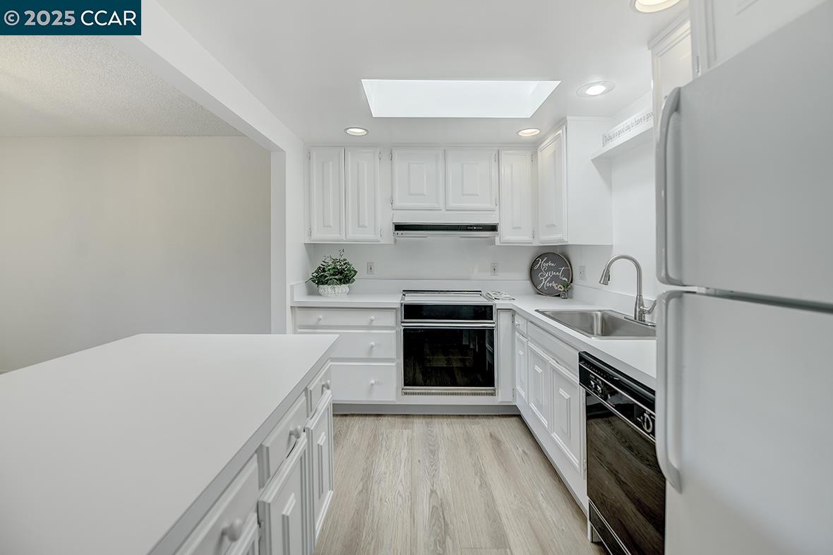 1300 Singingwood Ct. # 3