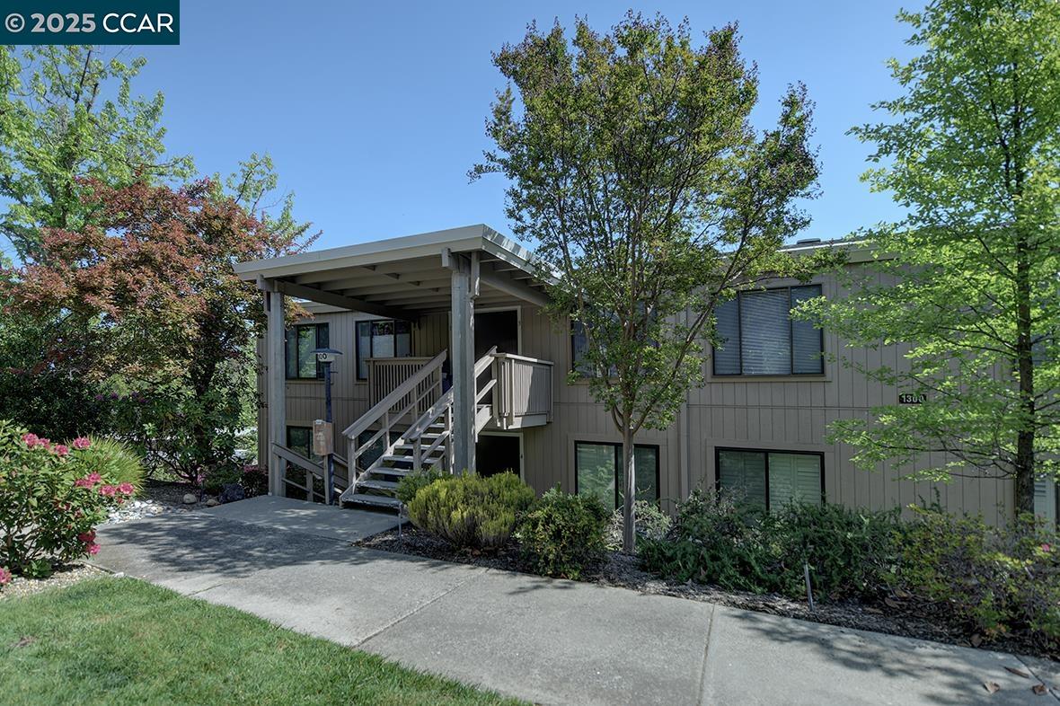 1300 Singingwood Ct. # 3