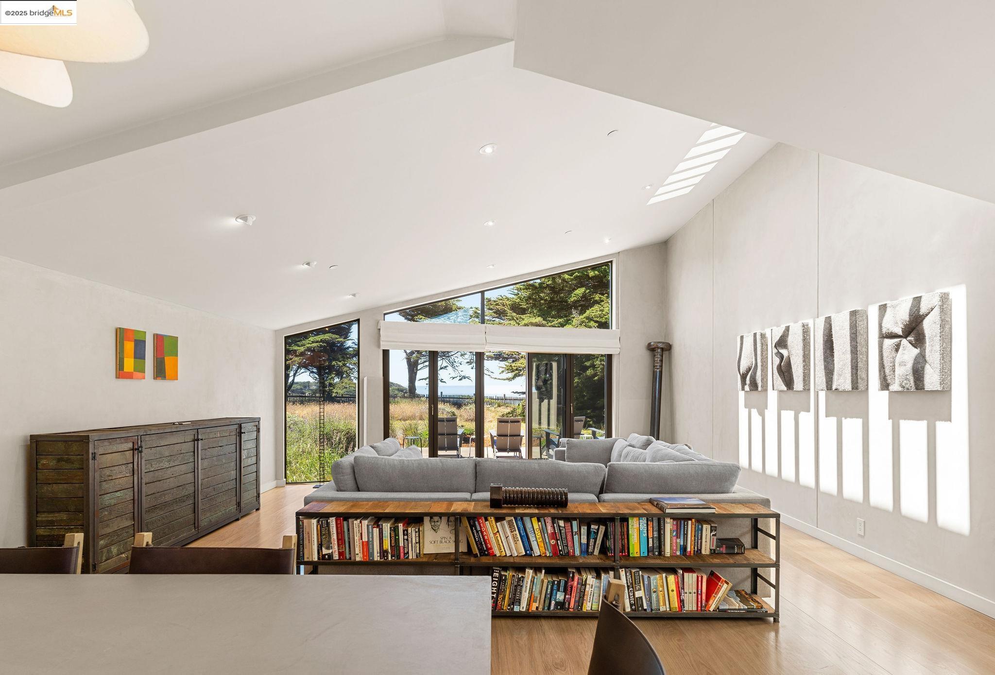 275 Broad Reach