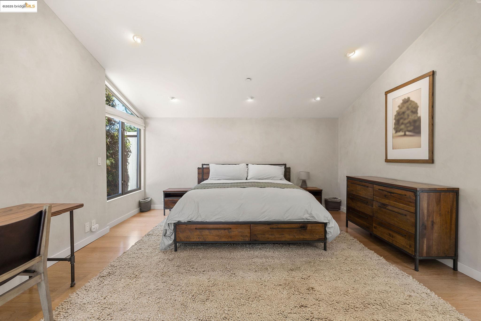 275 Broad Reach