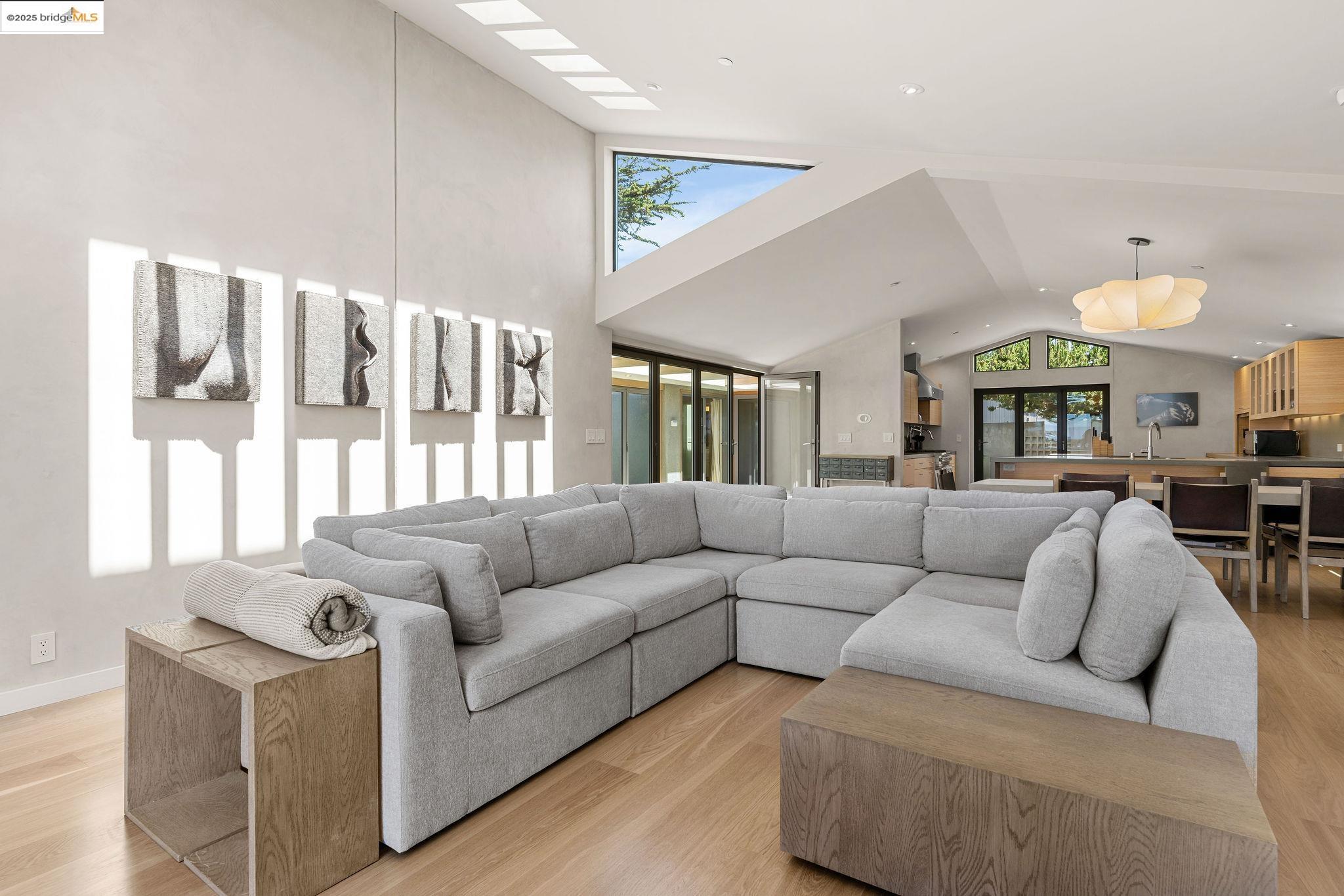 275 Broad Reach