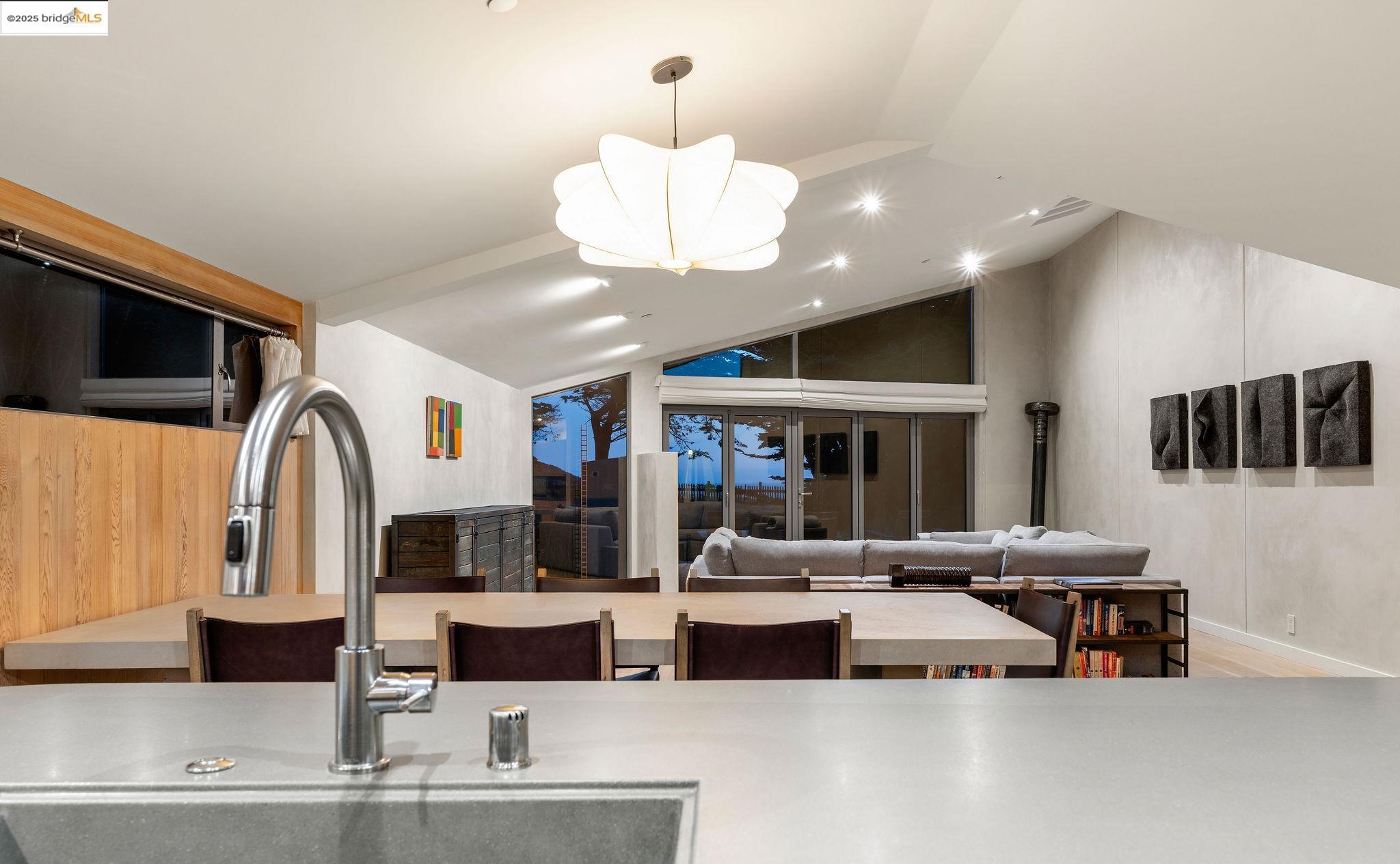 275 Broad Reach