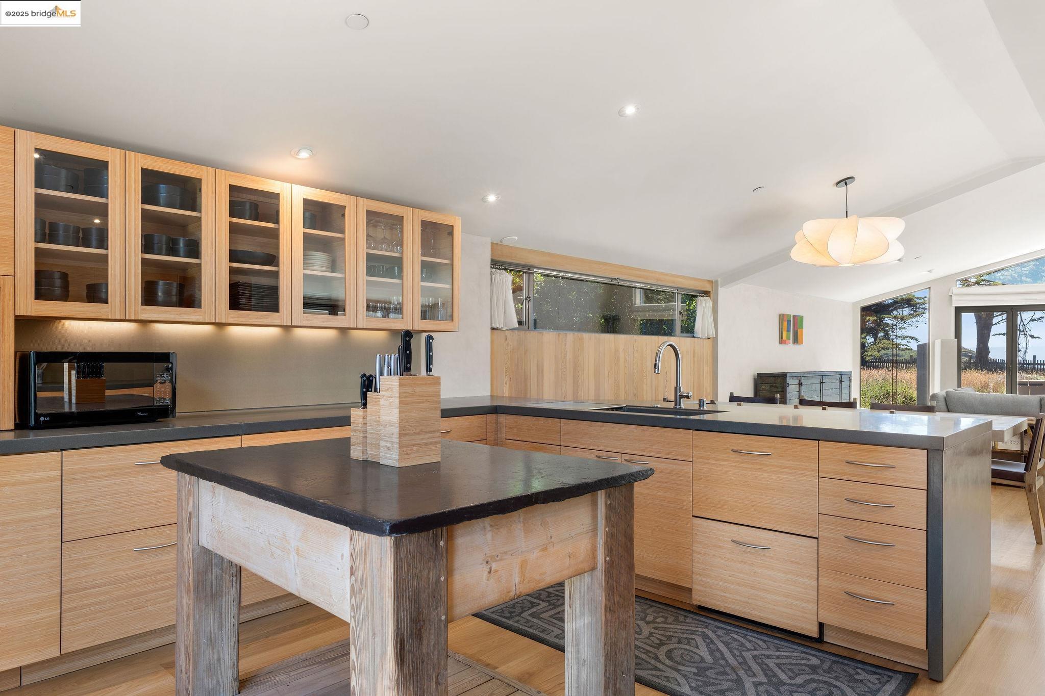 275 Broad Reach