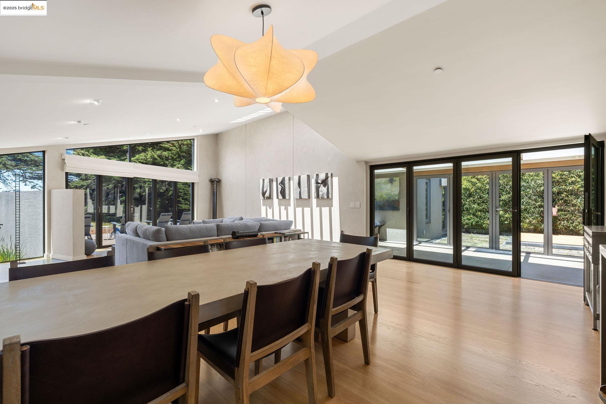 275 Broad Reach