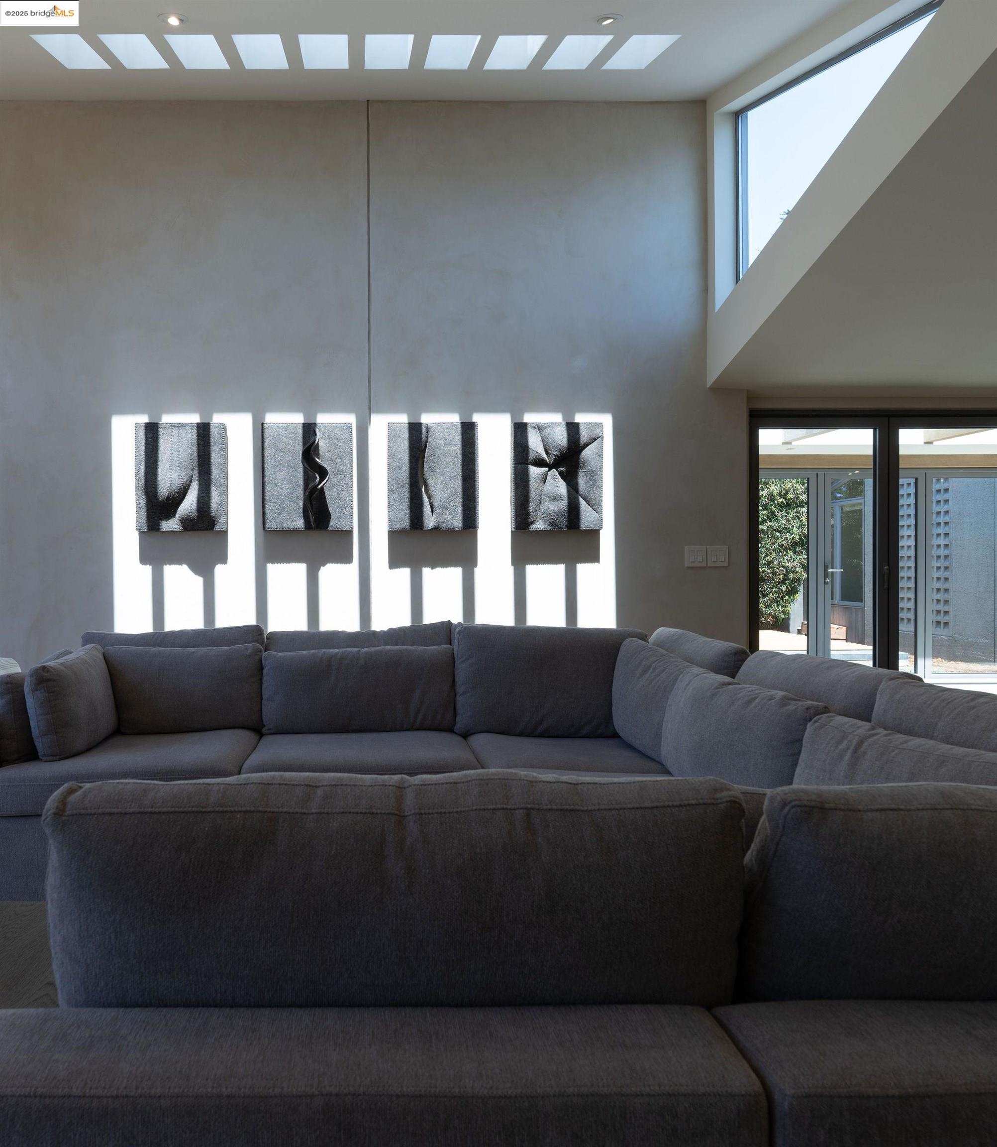 275 Broad Reach
