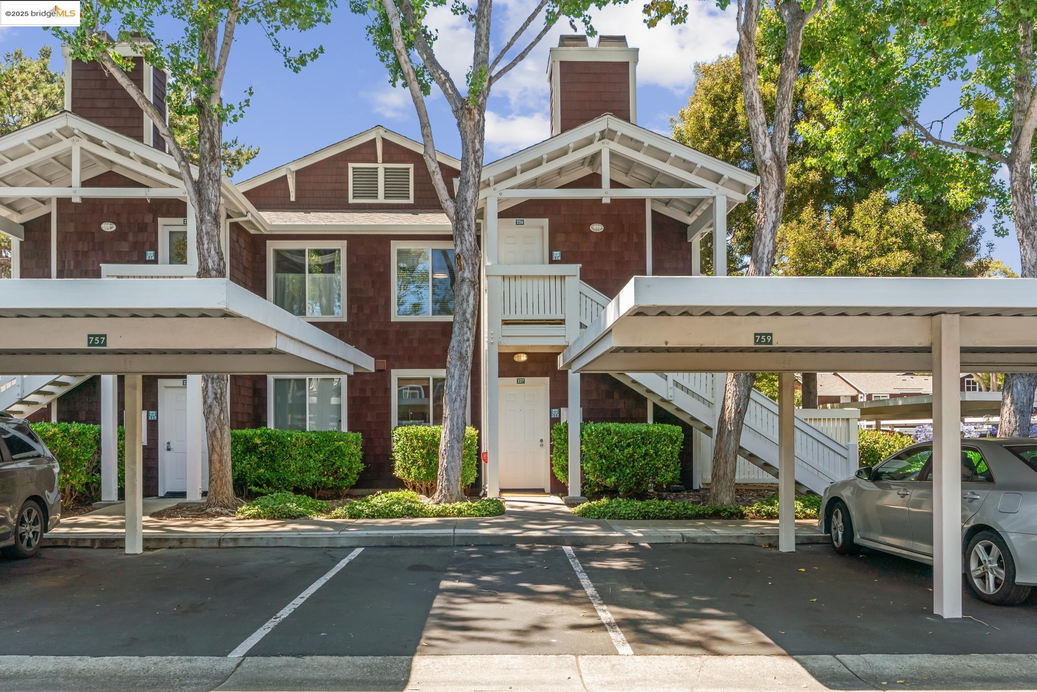 227 Marina Lakes Dr
