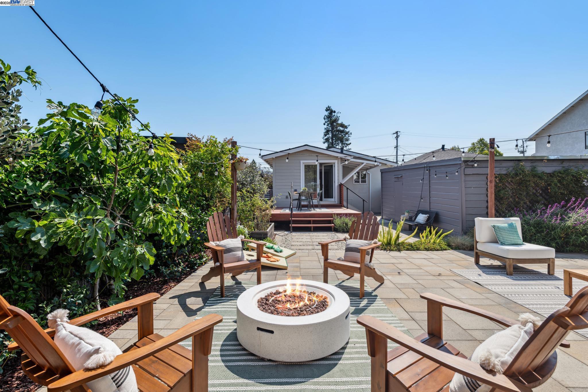 2138 Byron