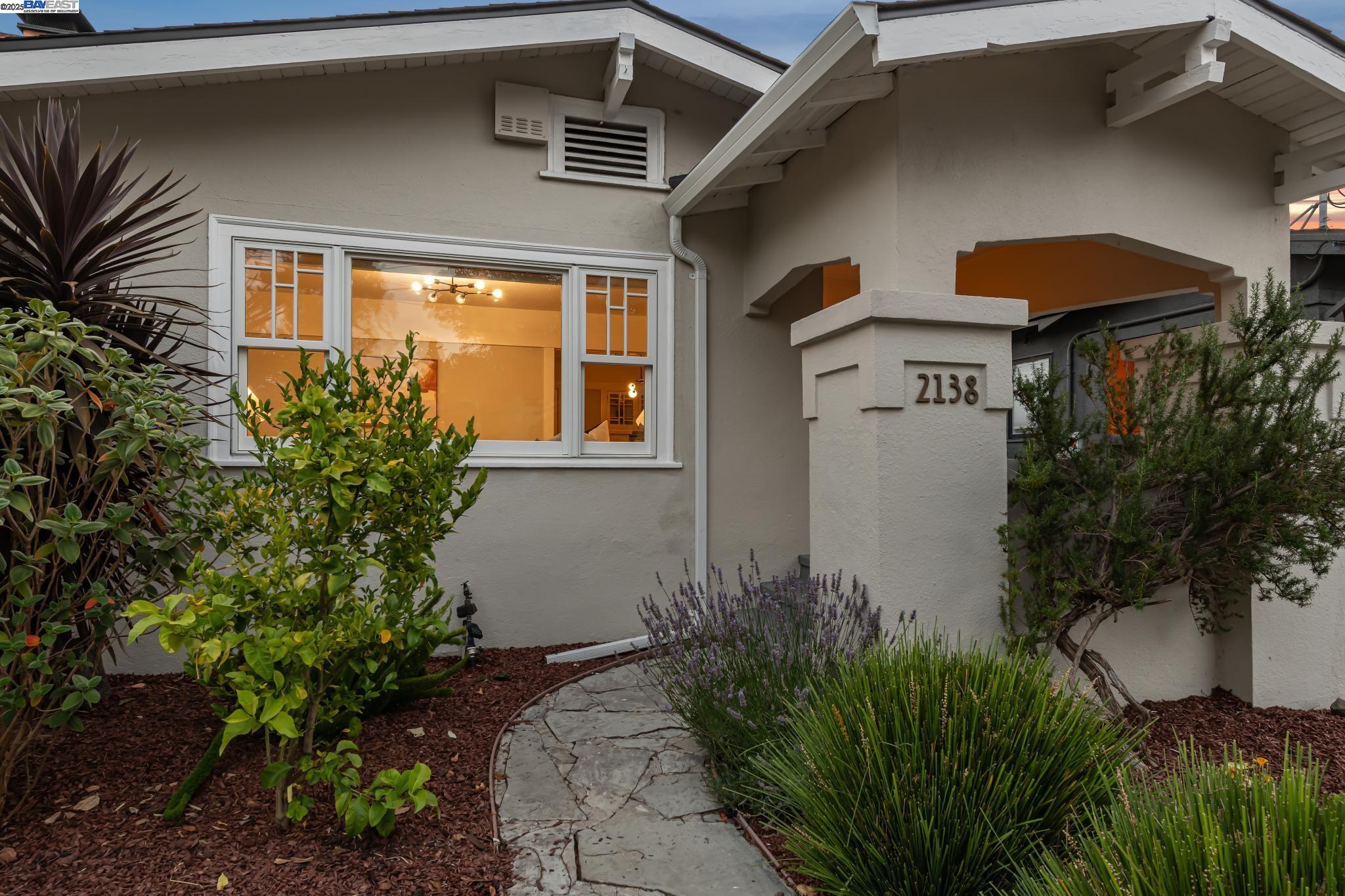 2138 Byron