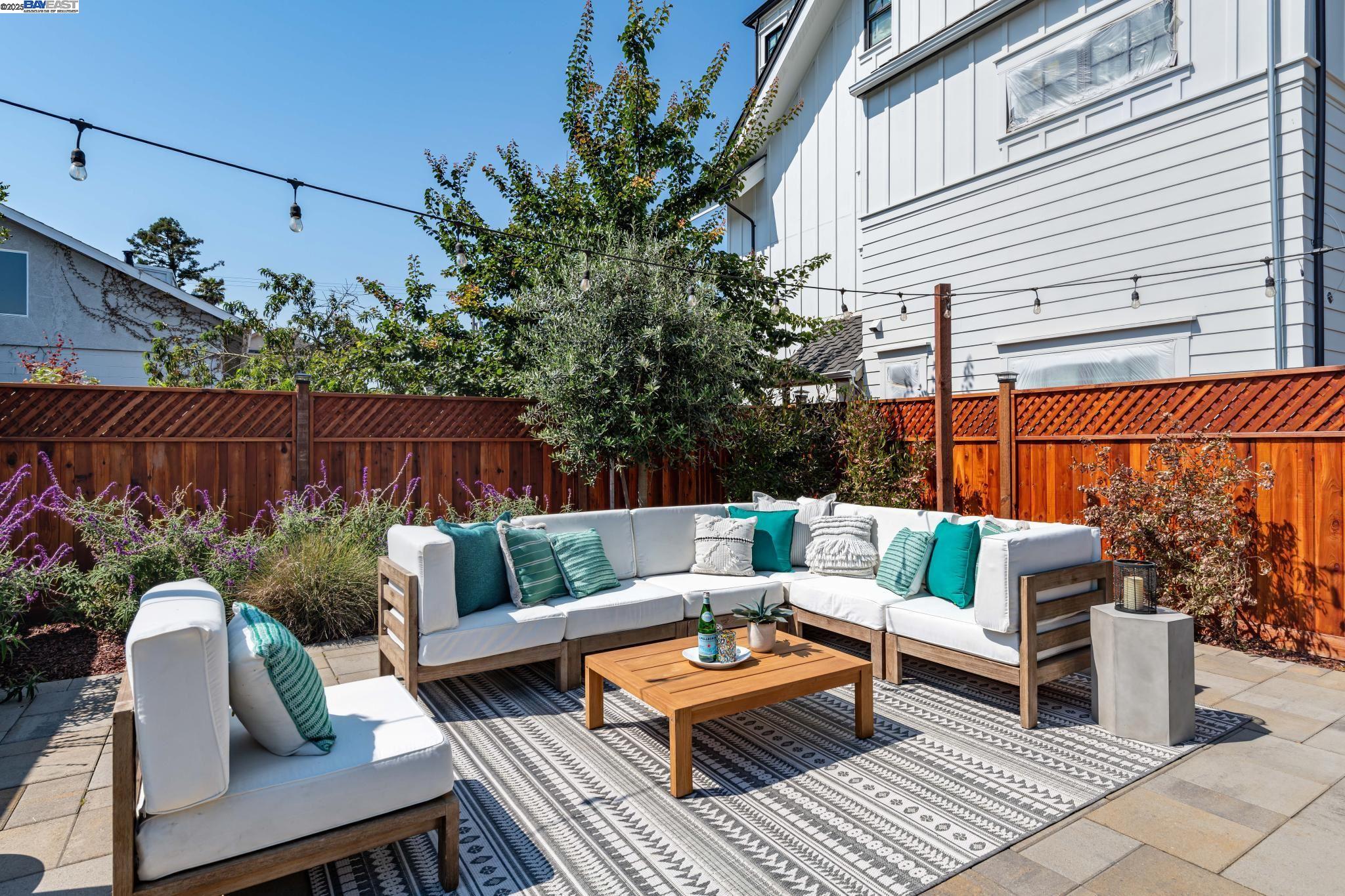 2138 Byron