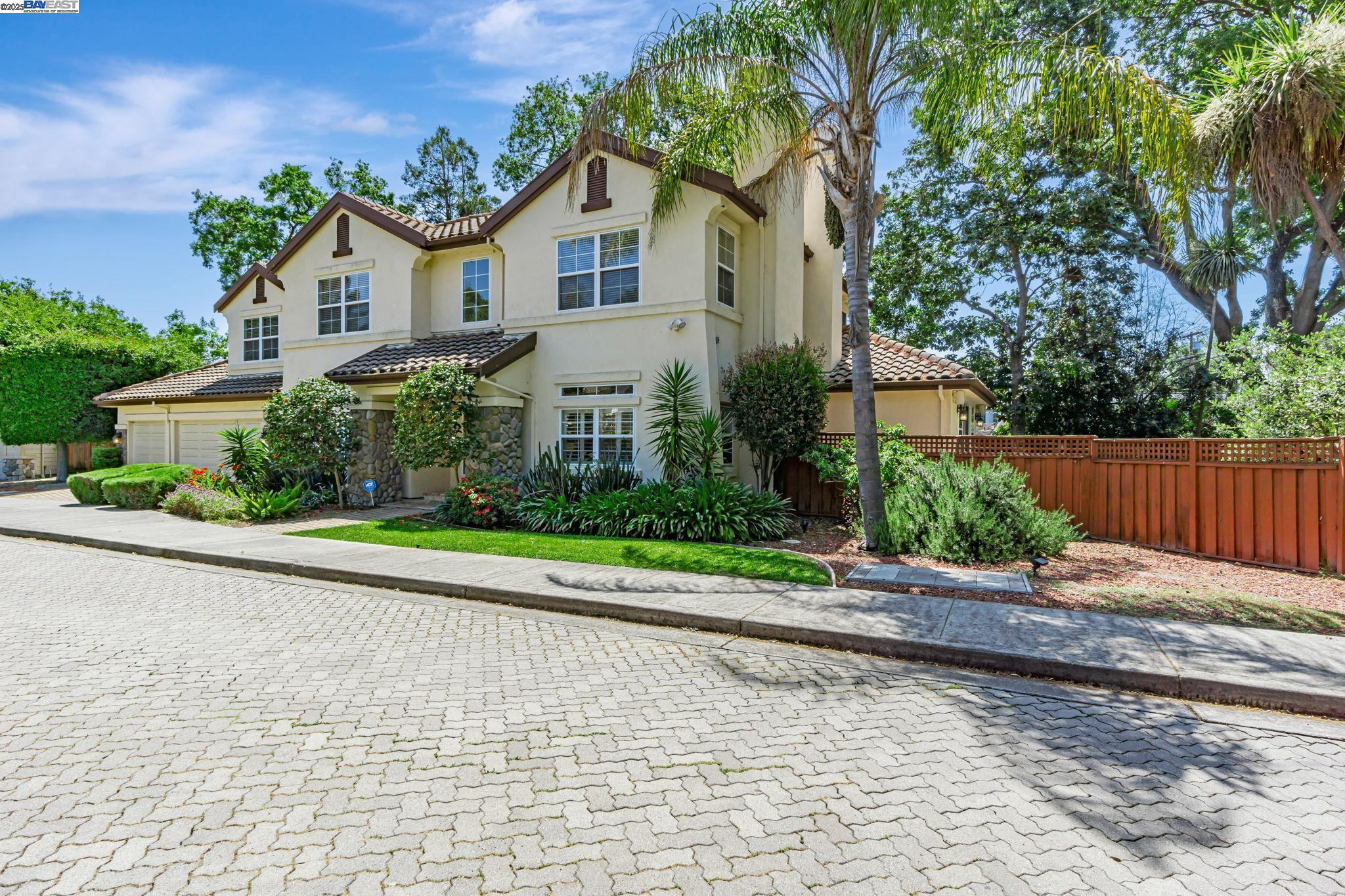 135 Cara Ct