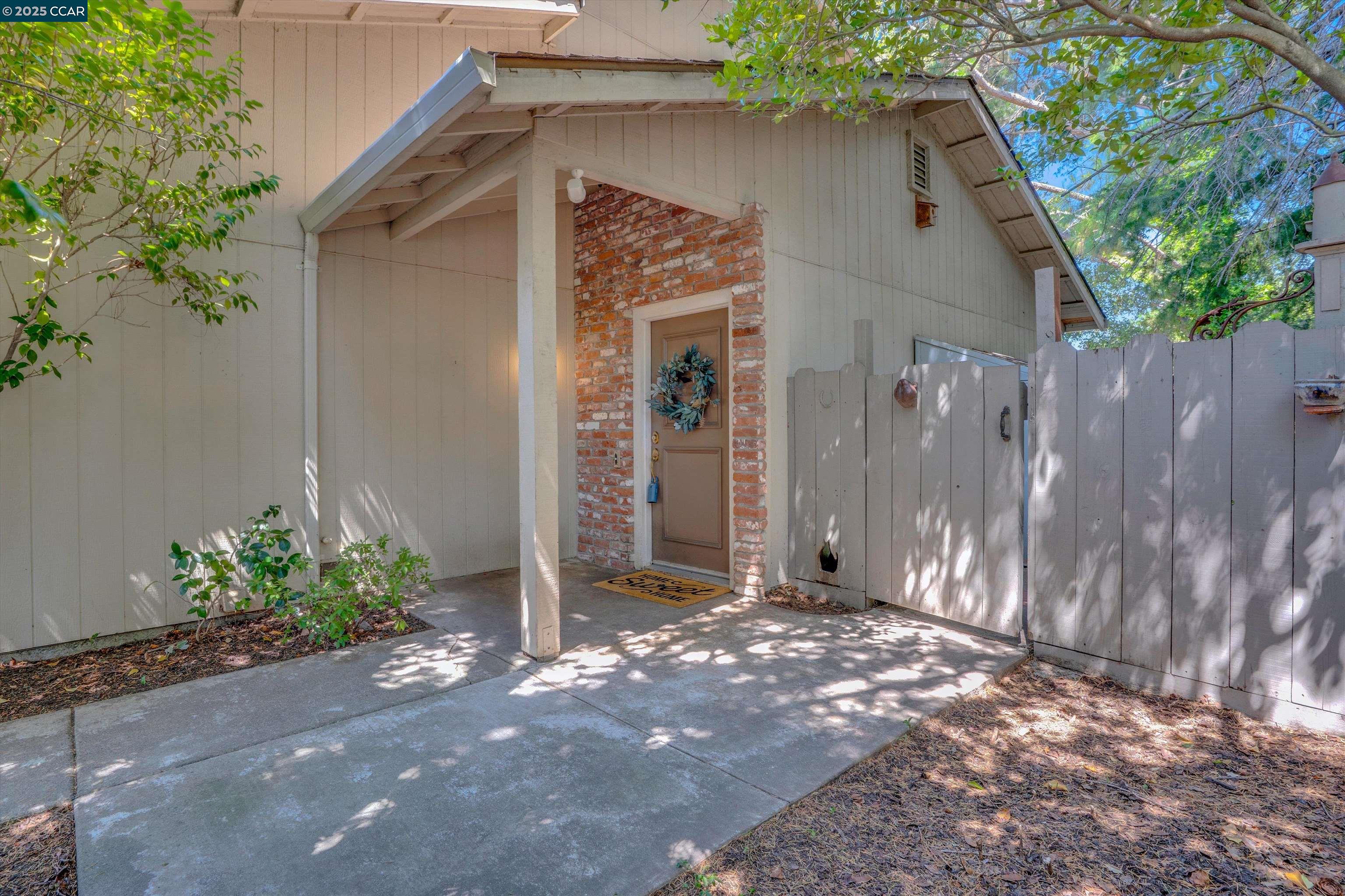 663 Abrigo Ct