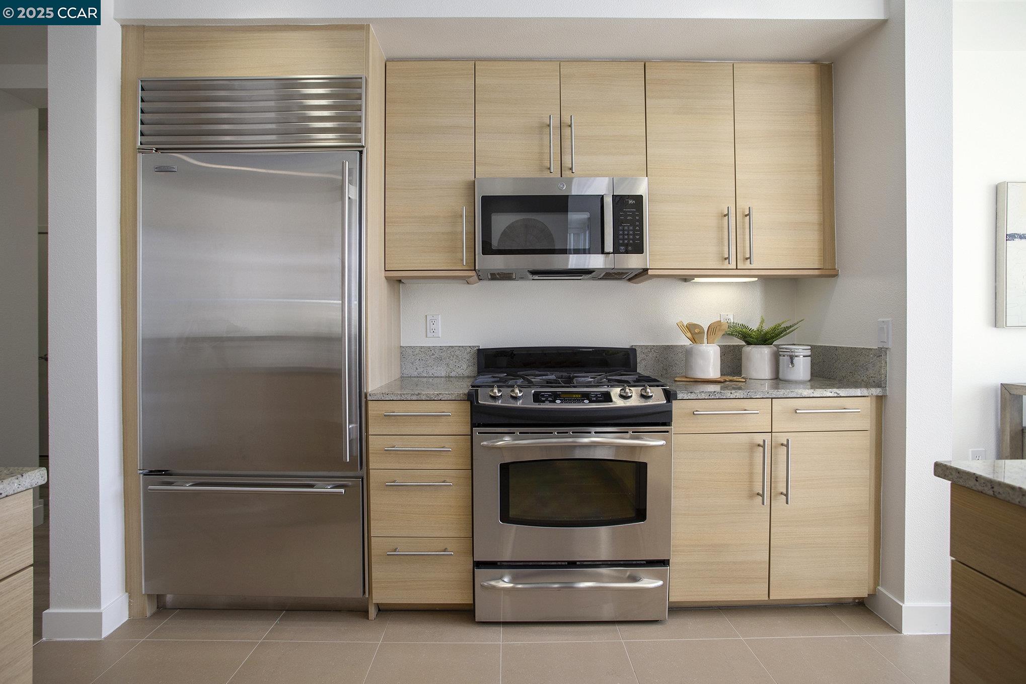 1655 N CALIFORNIA # 450