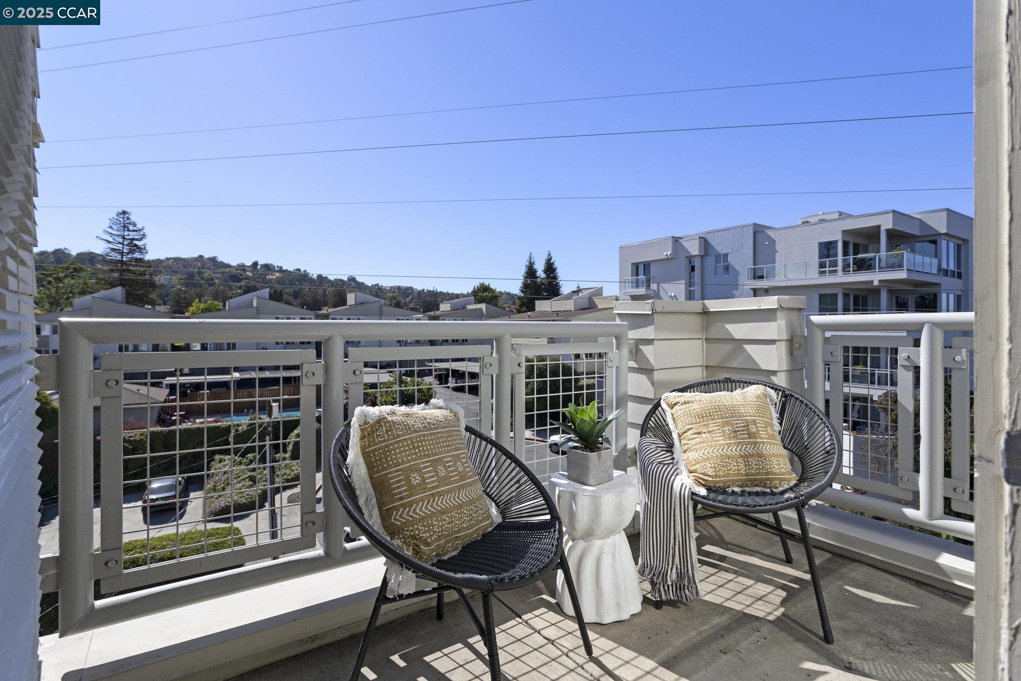 1655 N CALIFORNIA # 450