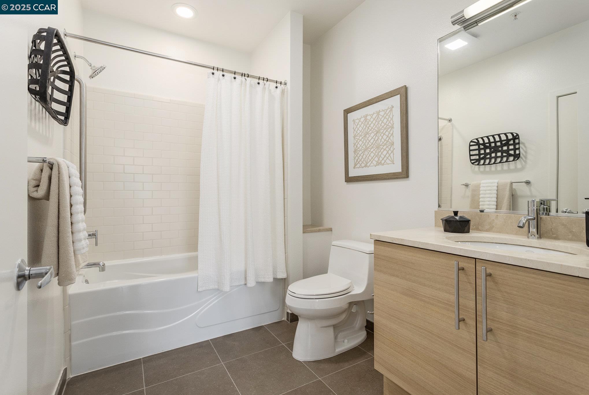 1655 N CALIFORNIA # 450