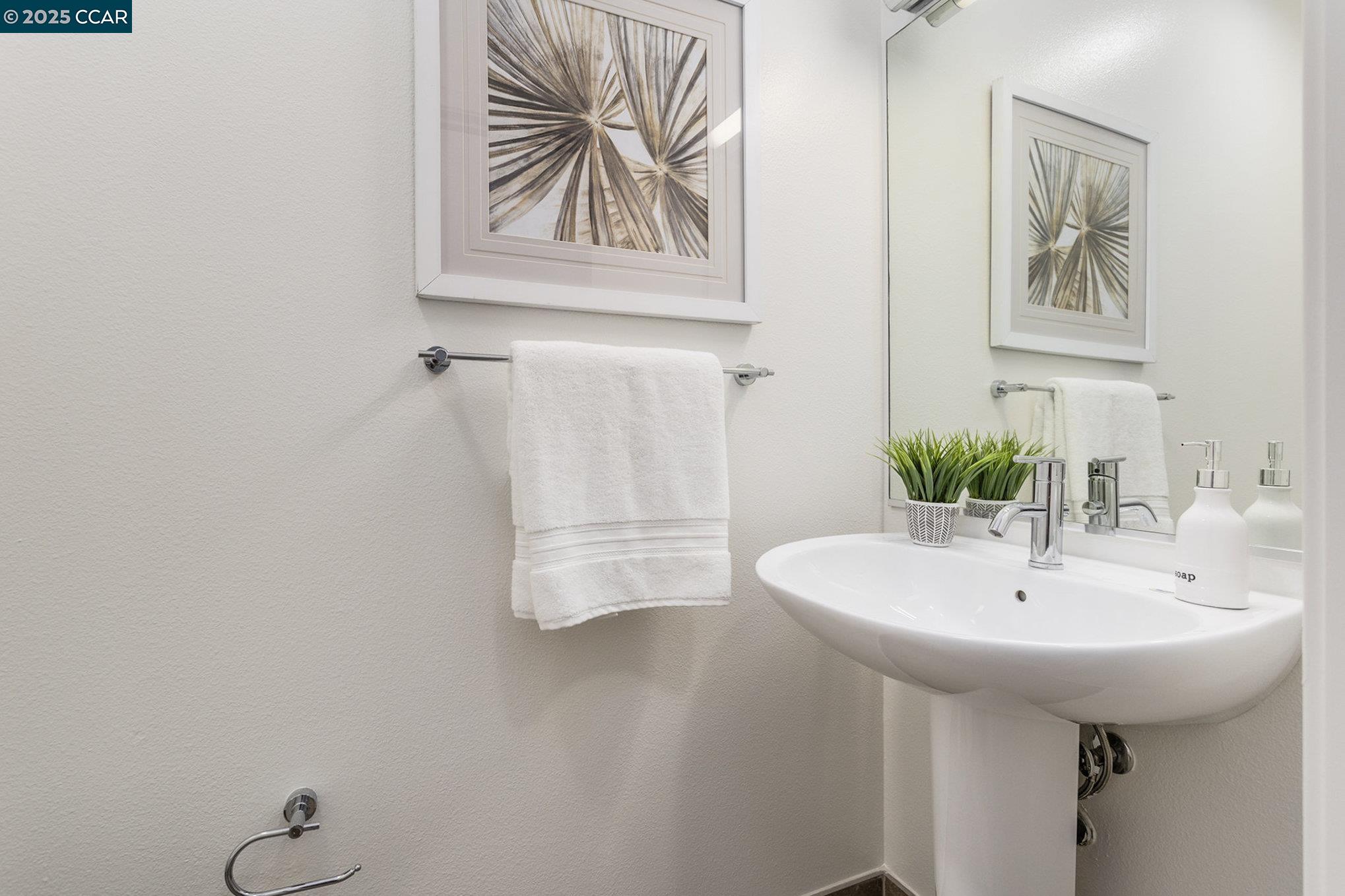 1655 N CALIFORNIA # 450