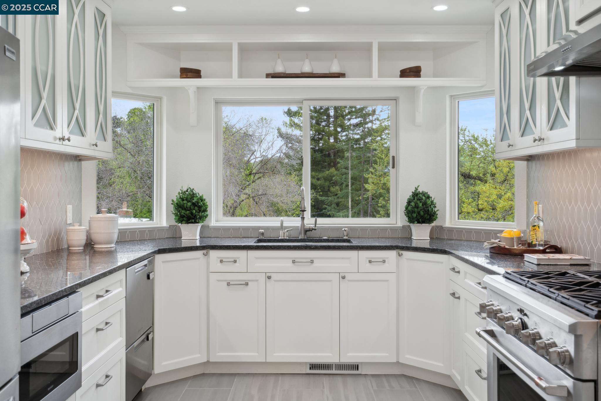 3555 Old Mountain View Dr