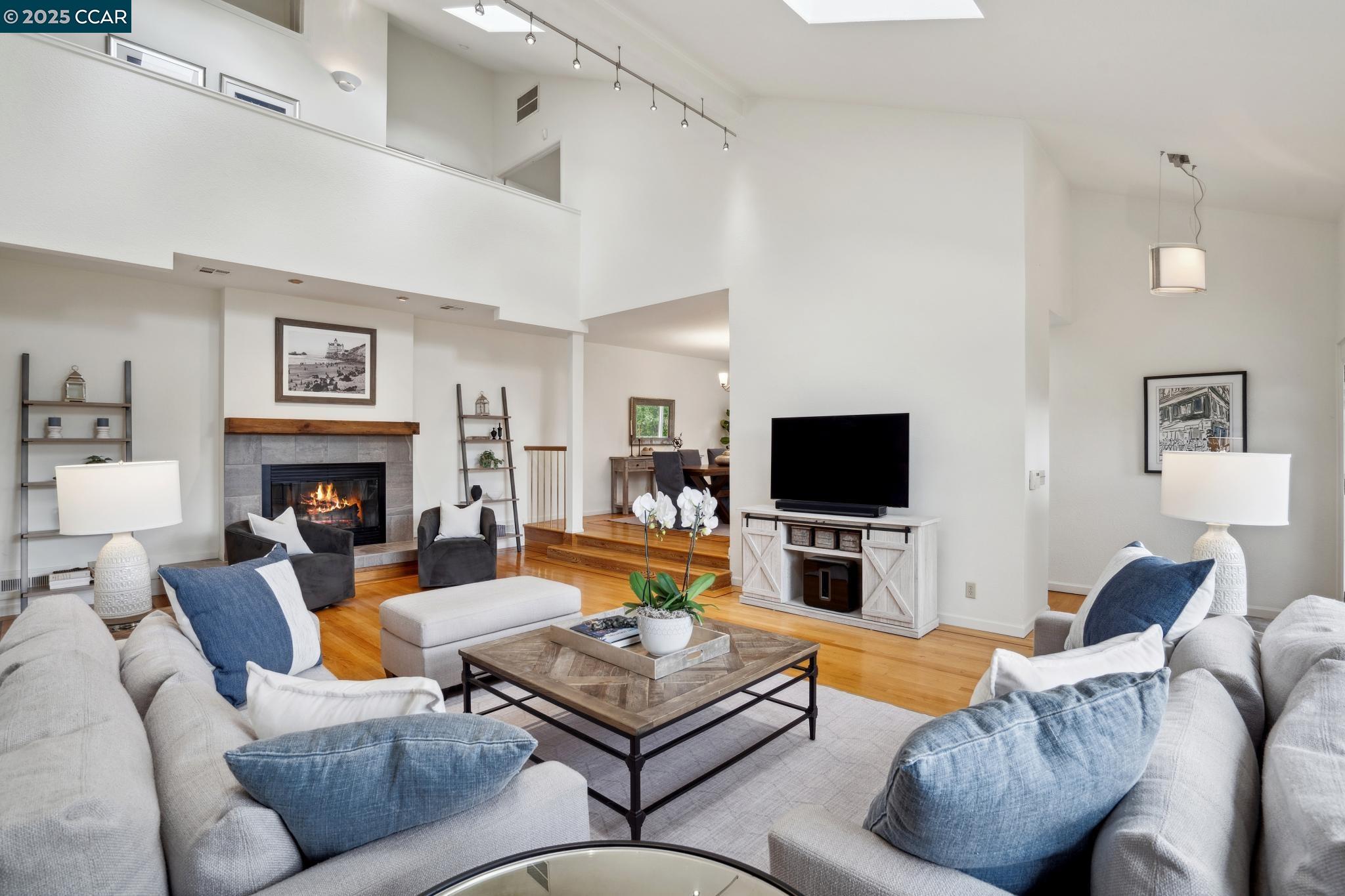 3555 Old Mountain View Dr