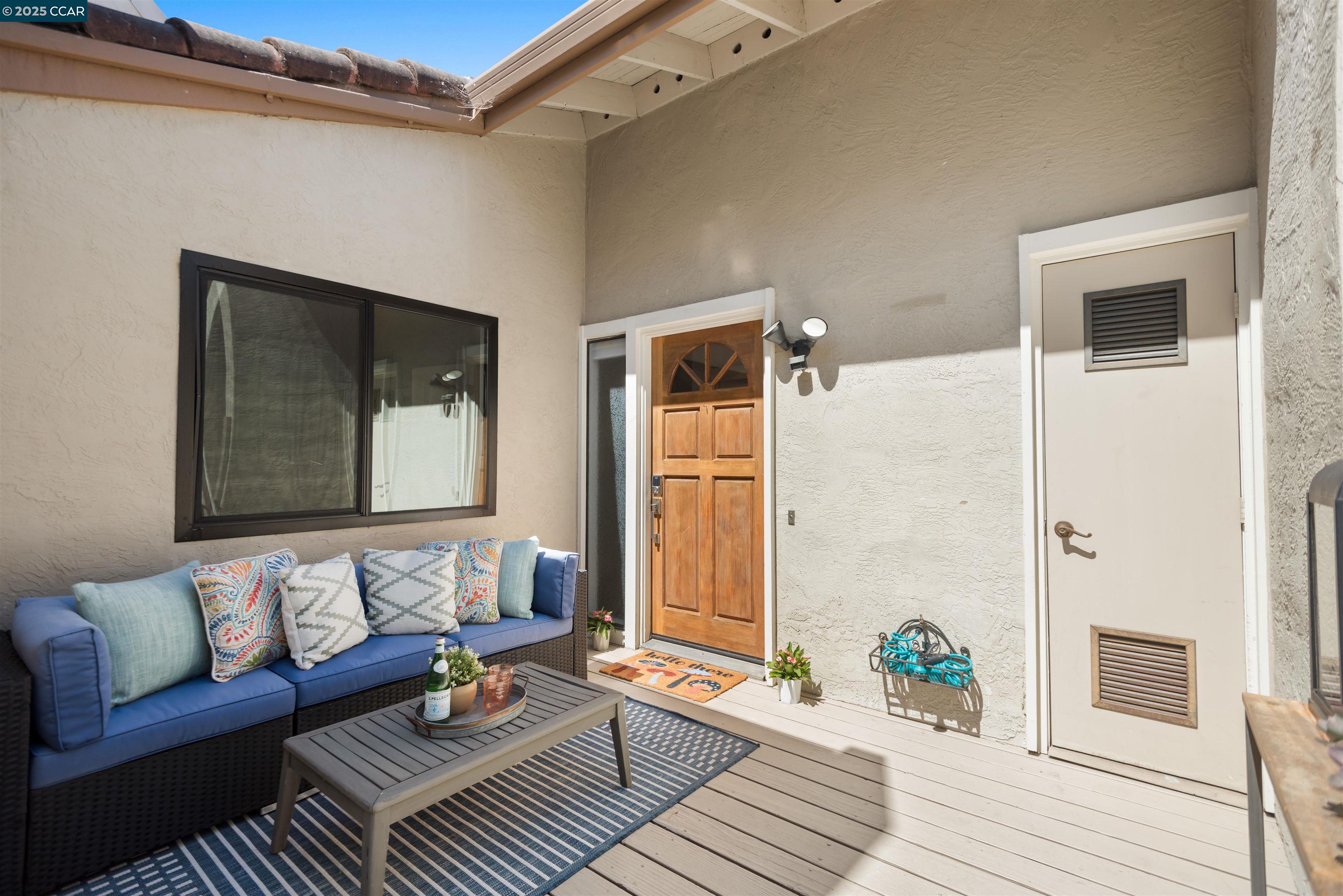 1541 Moraga way