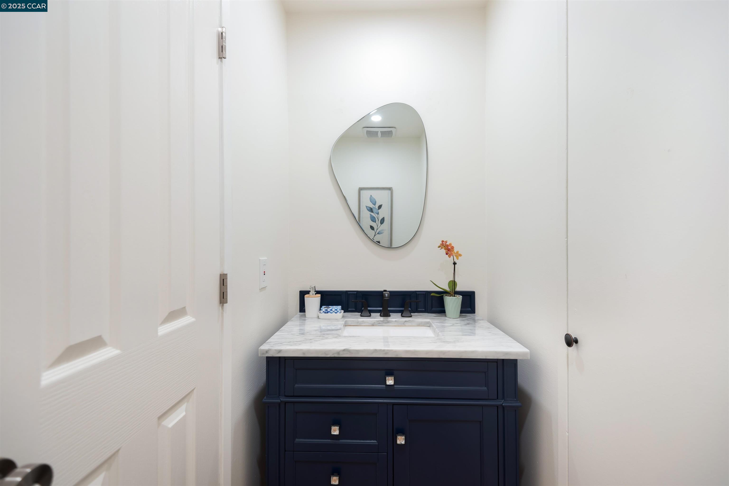 1541 Moraga way