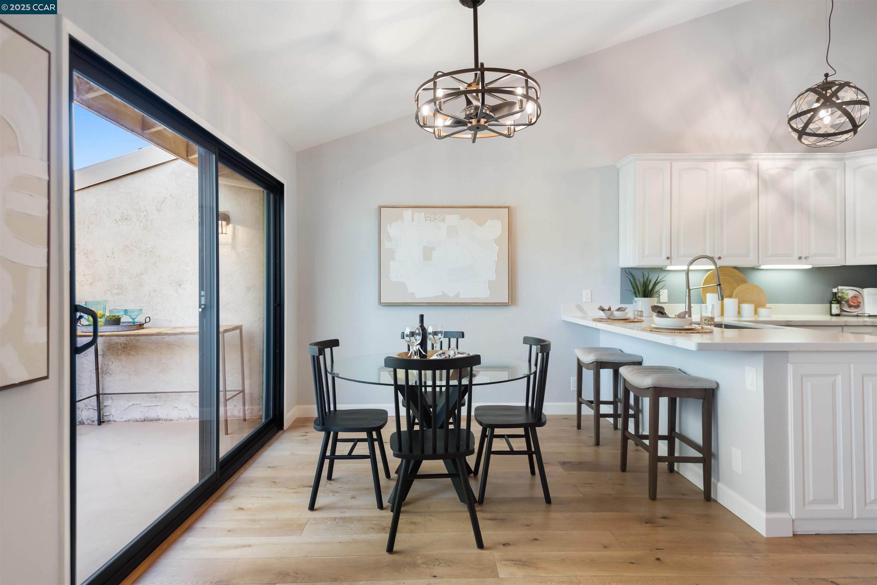 1541 Moraga way