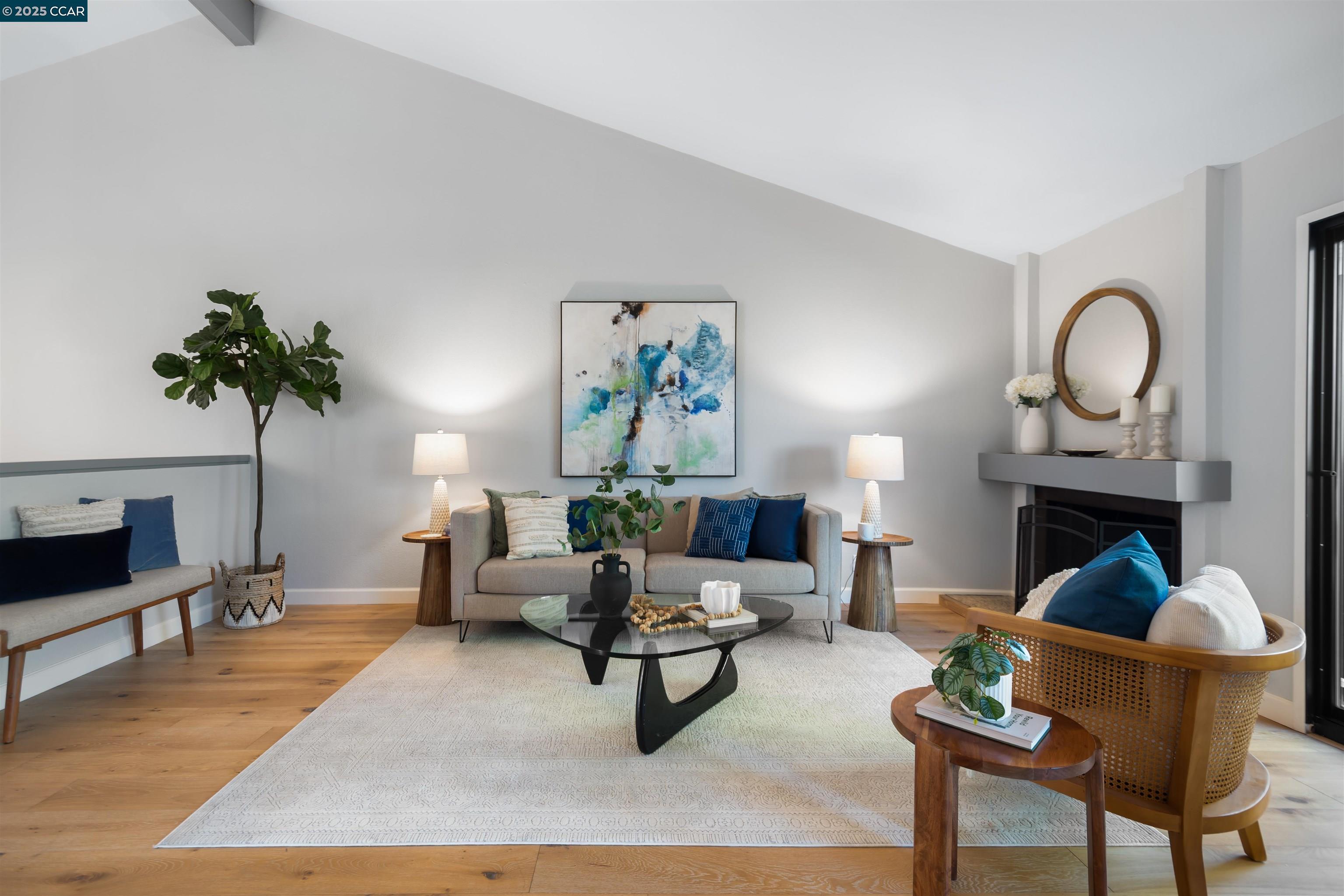 1541 Moraga way