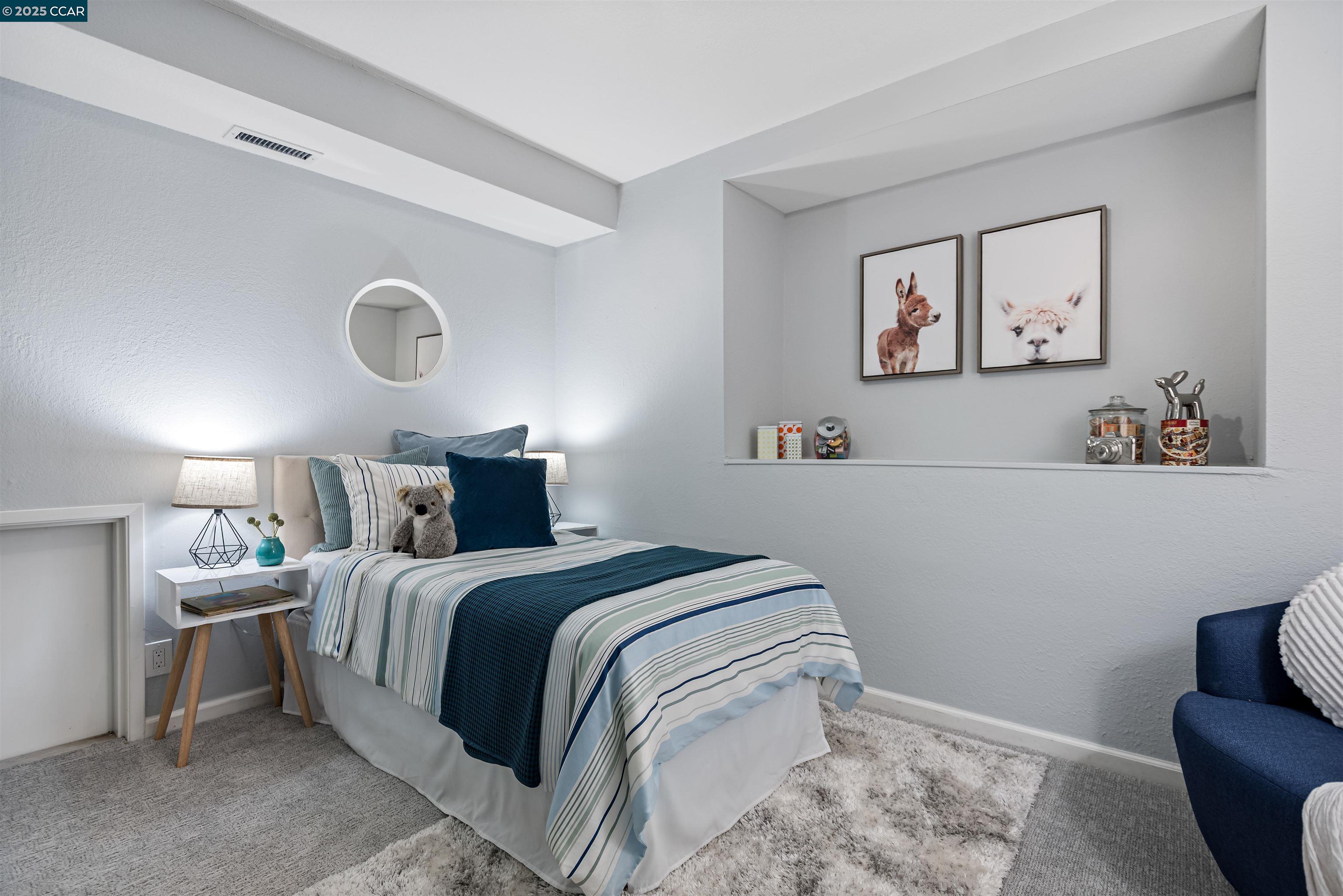 1541 Moraga way