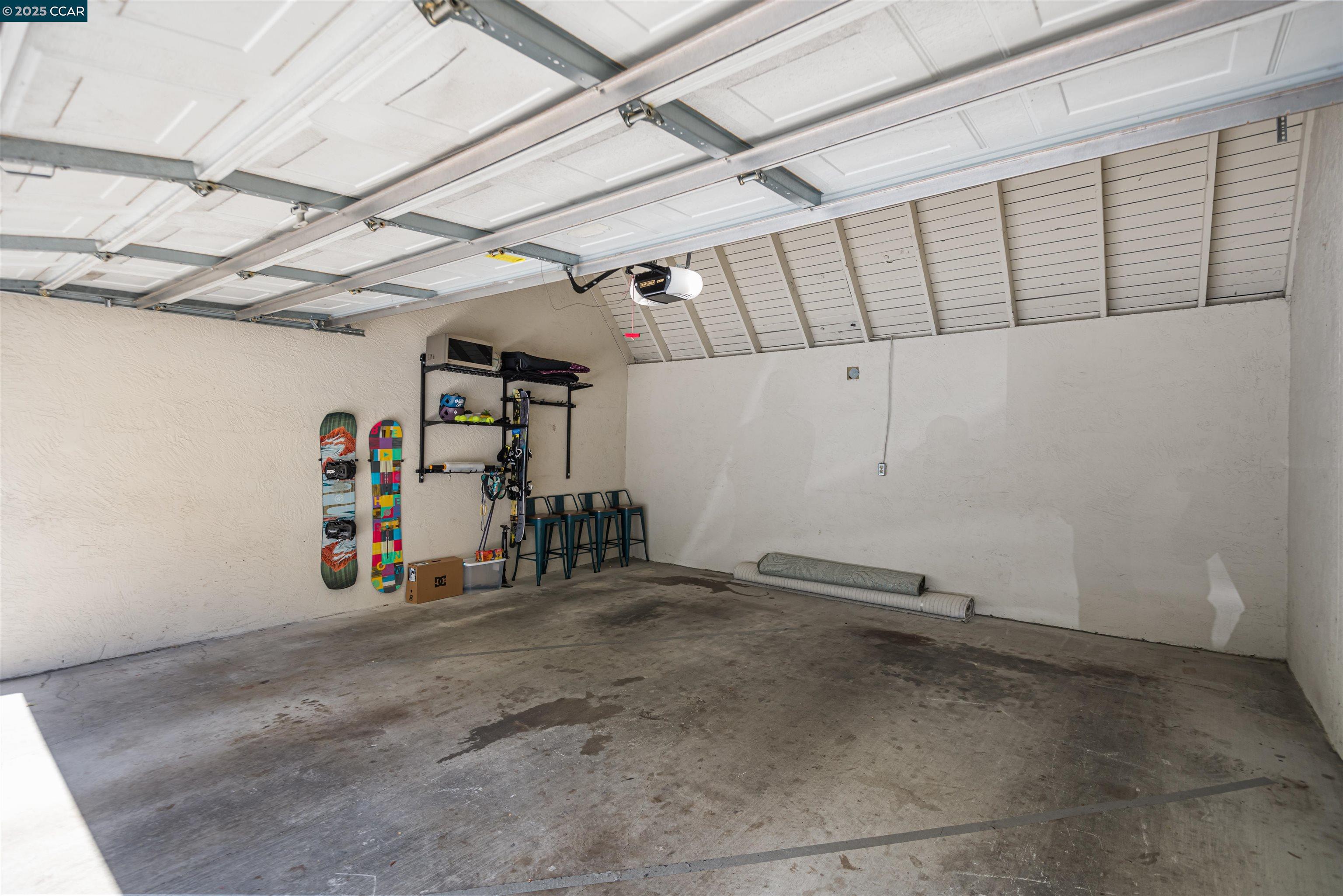 1541 Moraga way