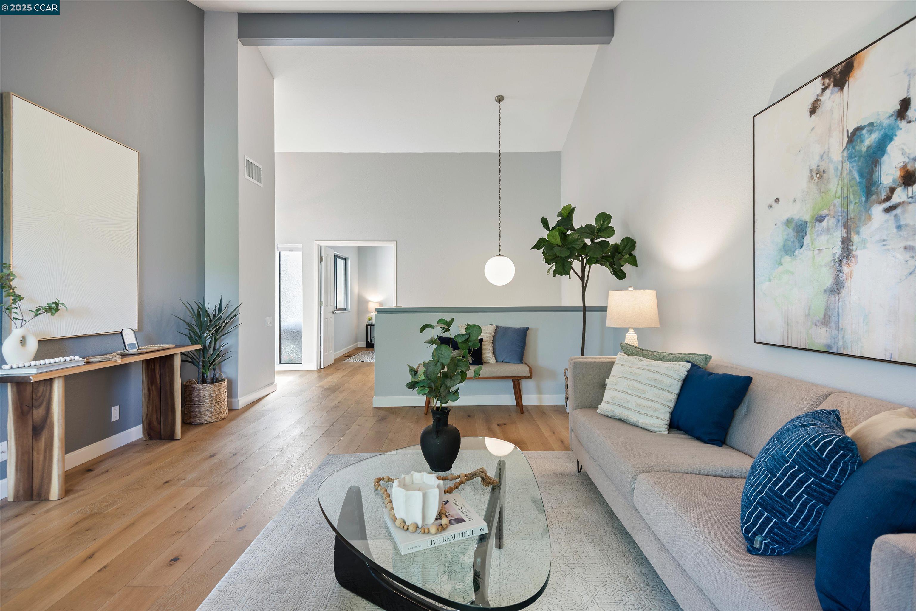 1541 Moraga way