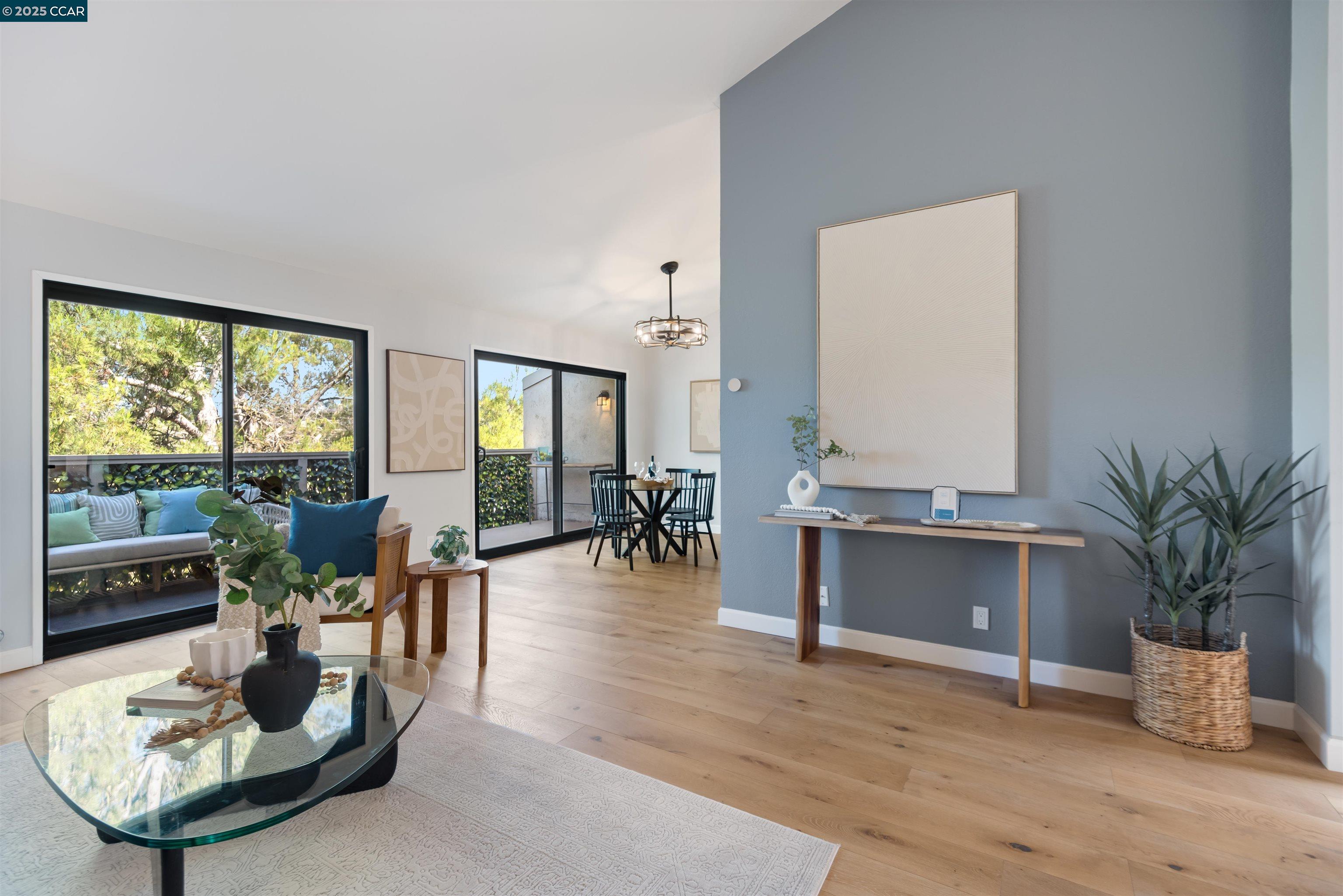 1541 Moraga way