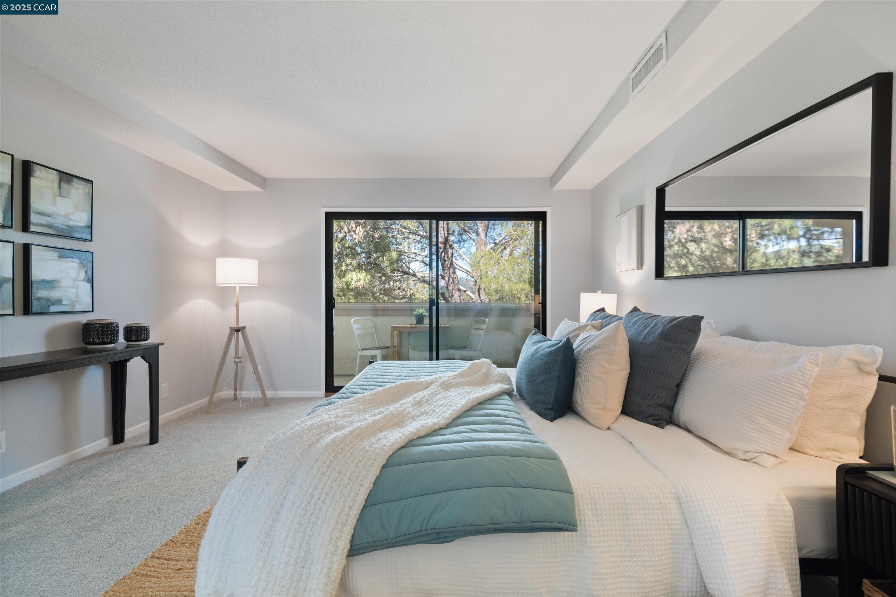 1541 Moraga way