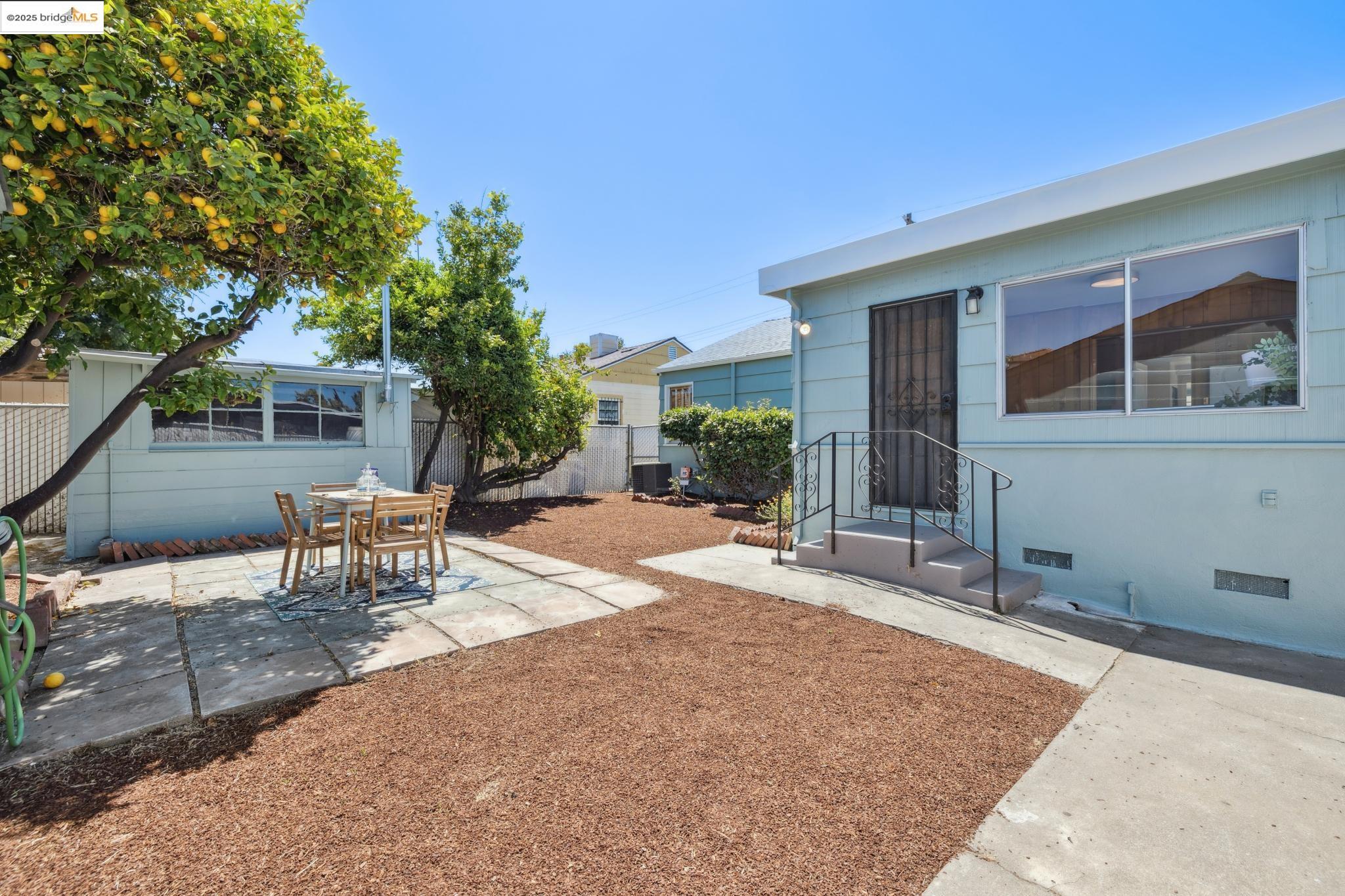 11026 Robledo Dr, Oakland
