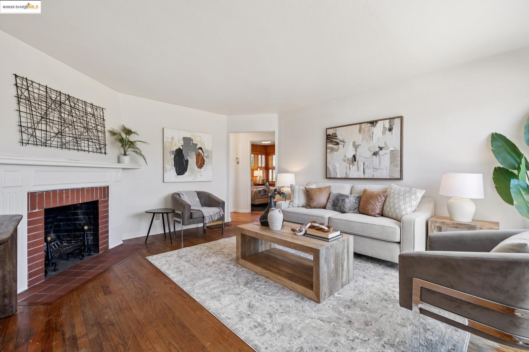 11026 Robledo Dr, Oakland