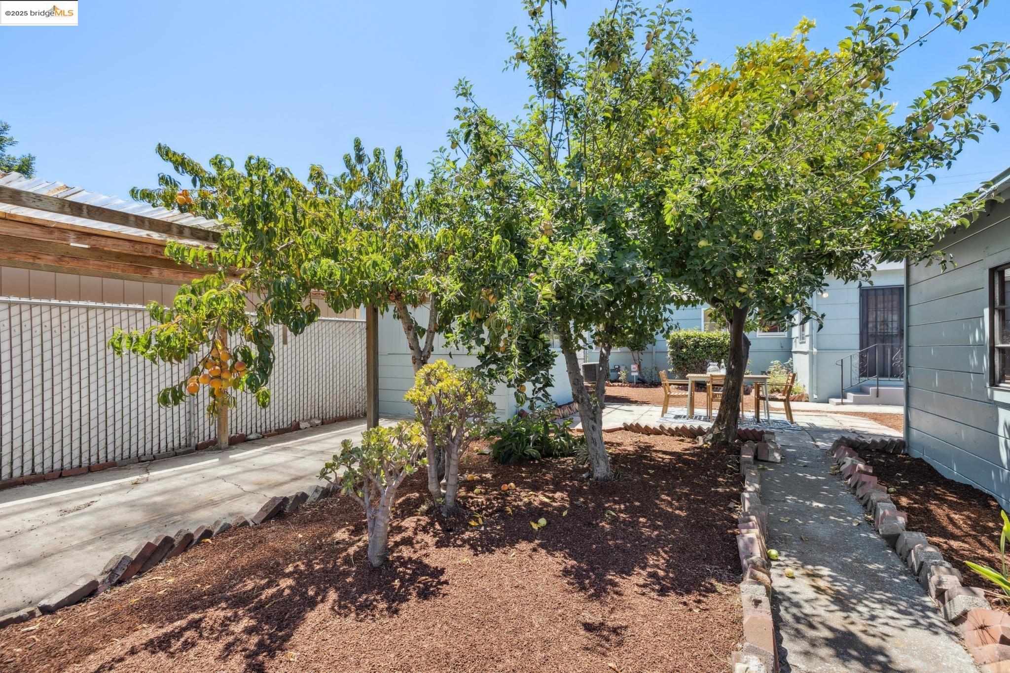 11026 Robledo Dr, Oakland