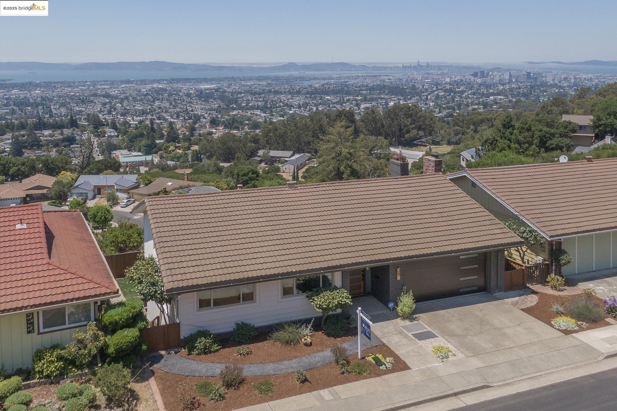 381 Crestmont Dr