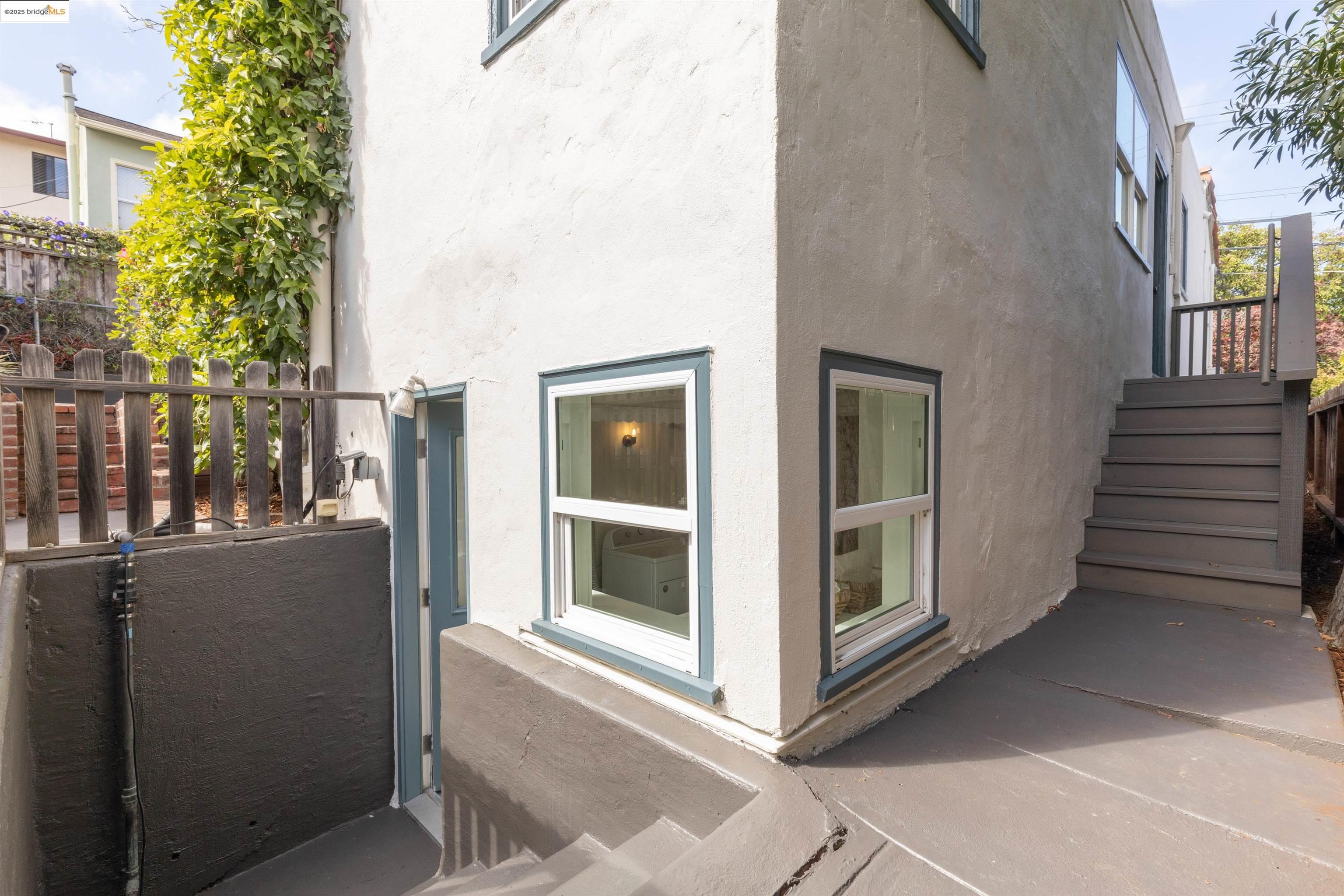 2451 Carmel St