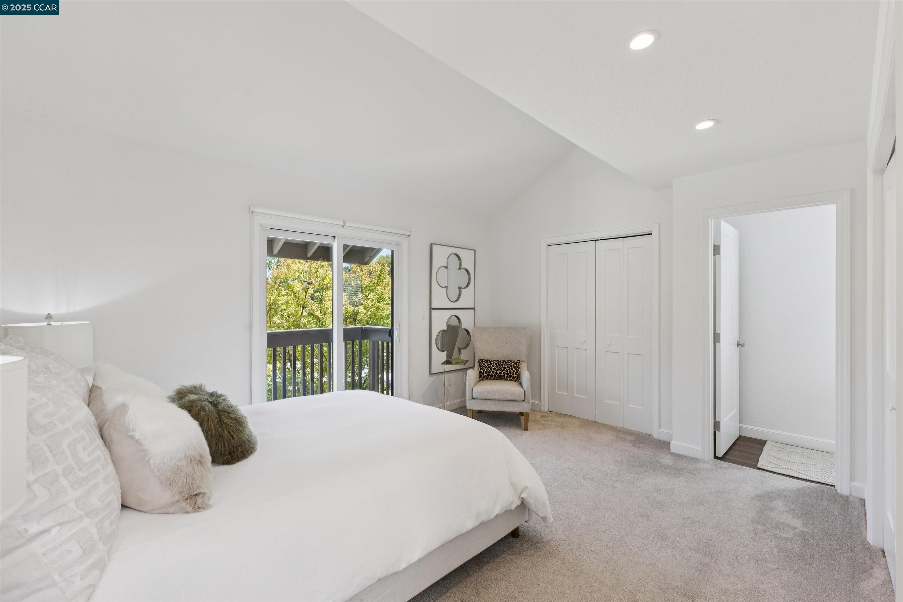 7 Songbird Ct