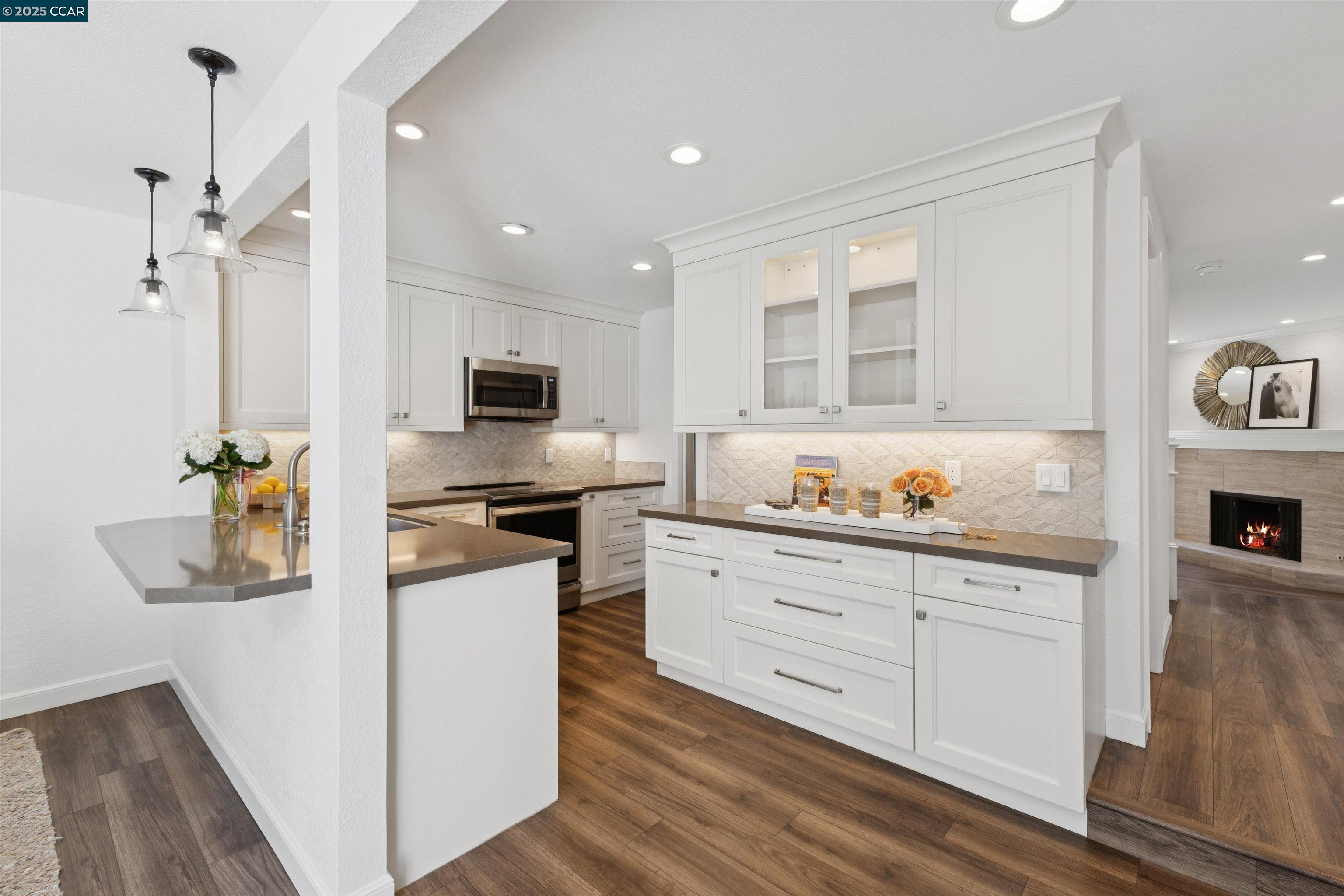 7 Songbird Ct