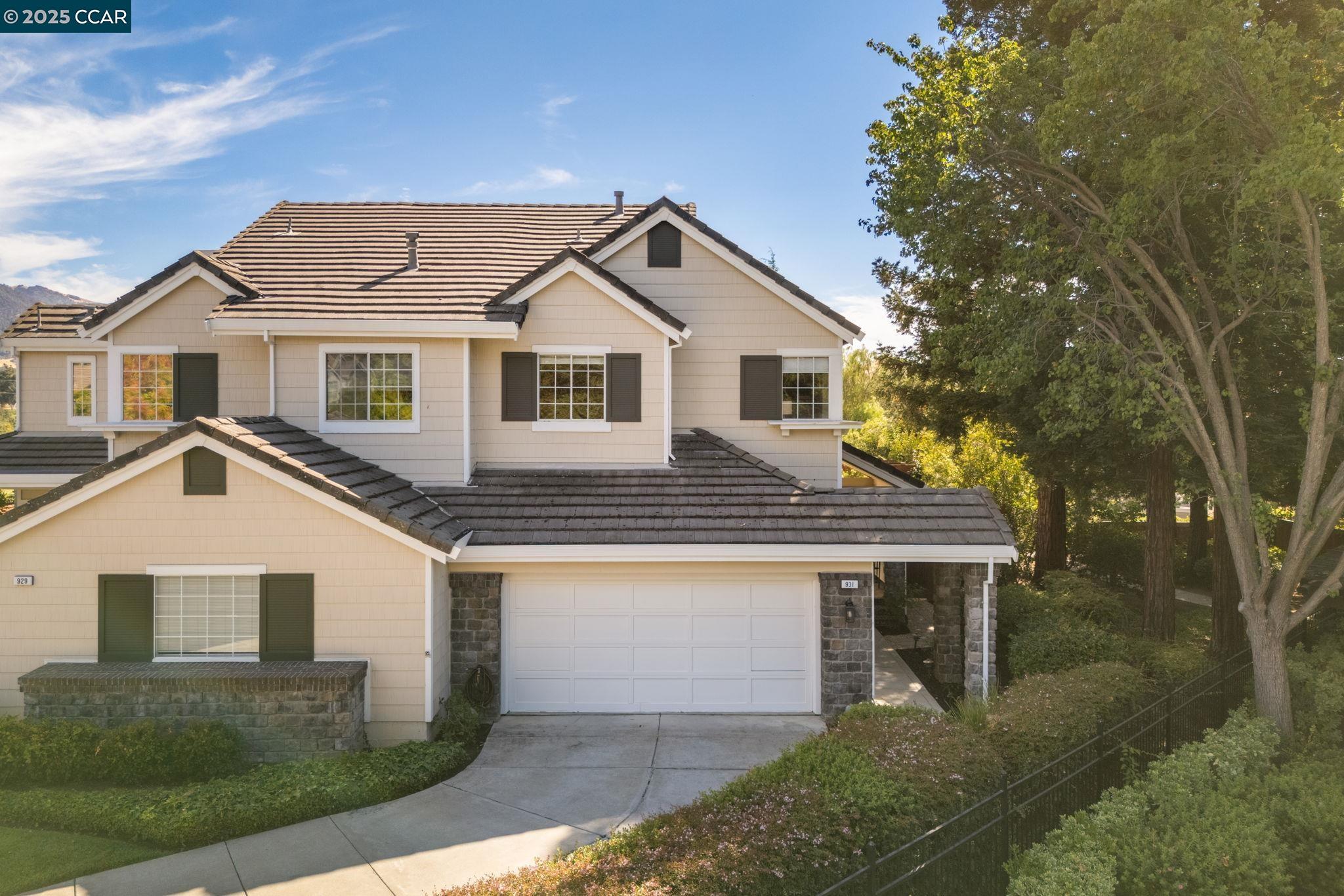 931 Arrowhead Ter
