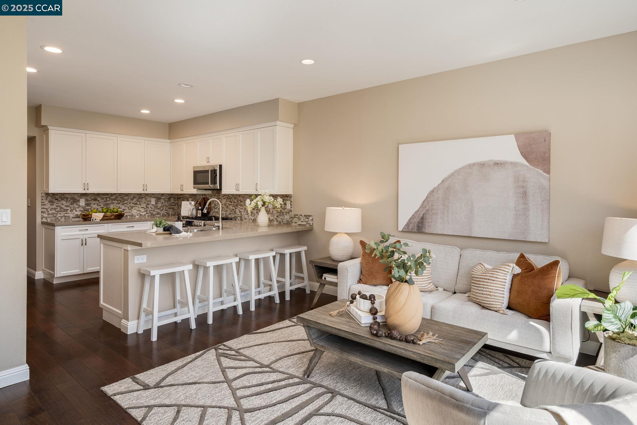 931 Arrowhead Ter