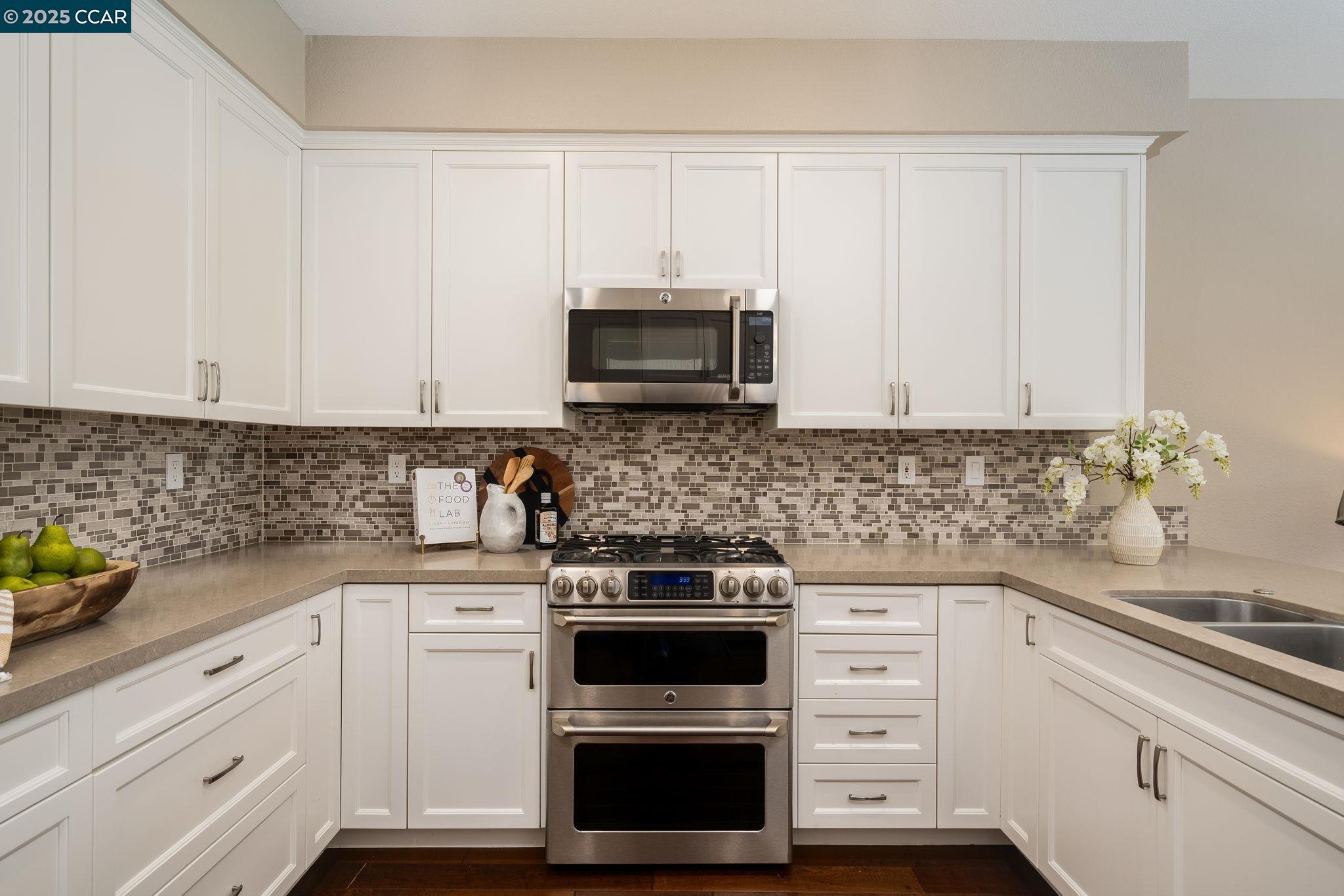 931 Arrowhead Ter