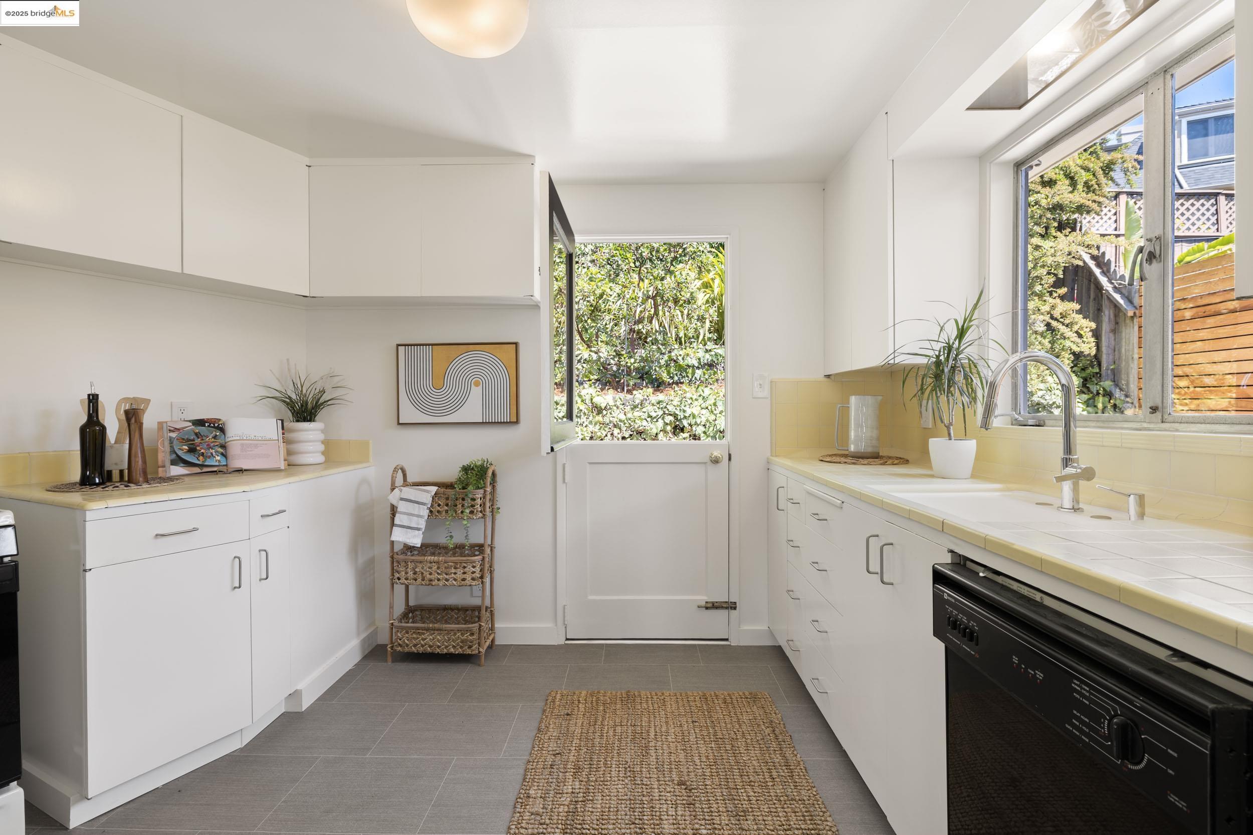 99 Eucalyptus Rd