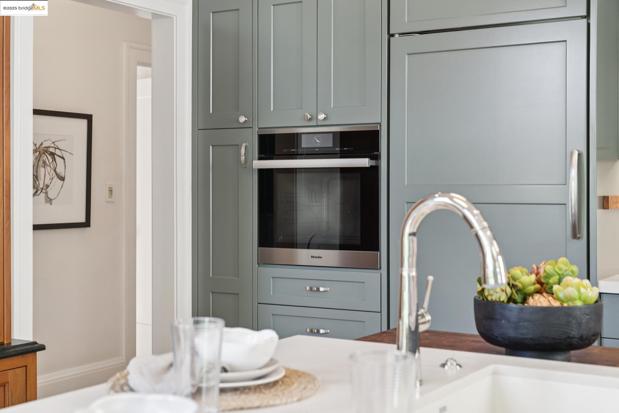 408 Euclid Ave, Oakland