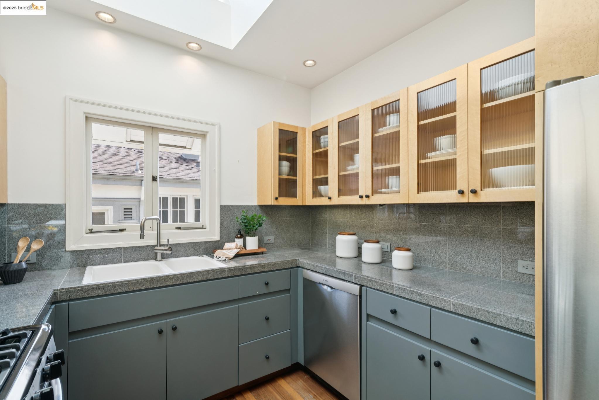 408 Euclid Ave, Oakland