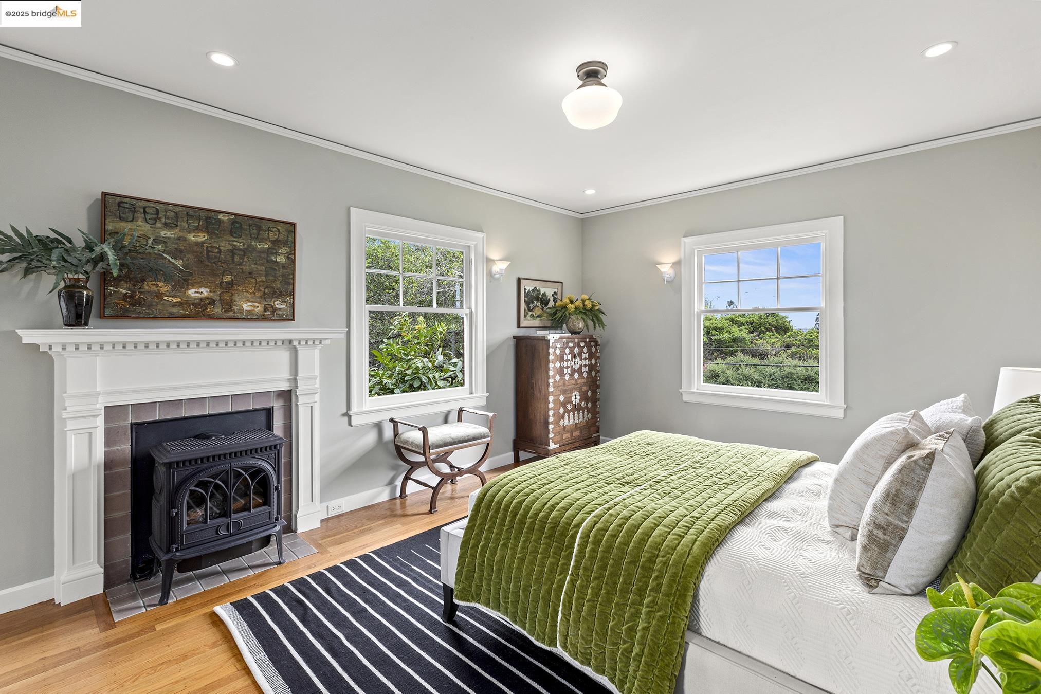 1923 Thousand Oaks Blvd