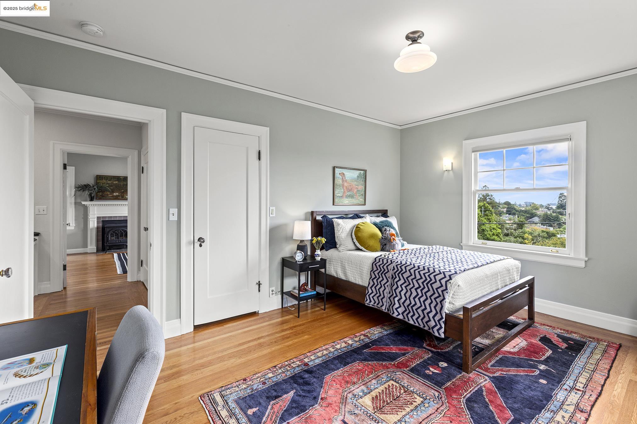 1923 Thousand Oaks Blvd