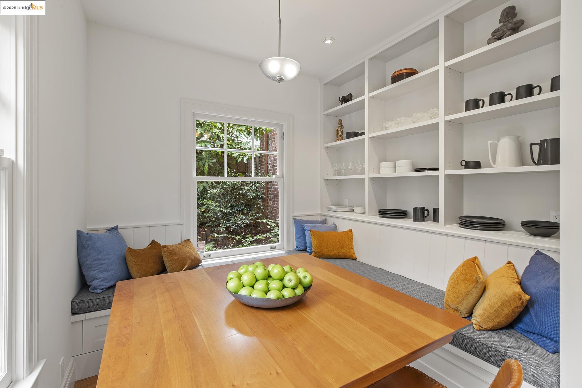 1923 Thousand Oaks Blvd