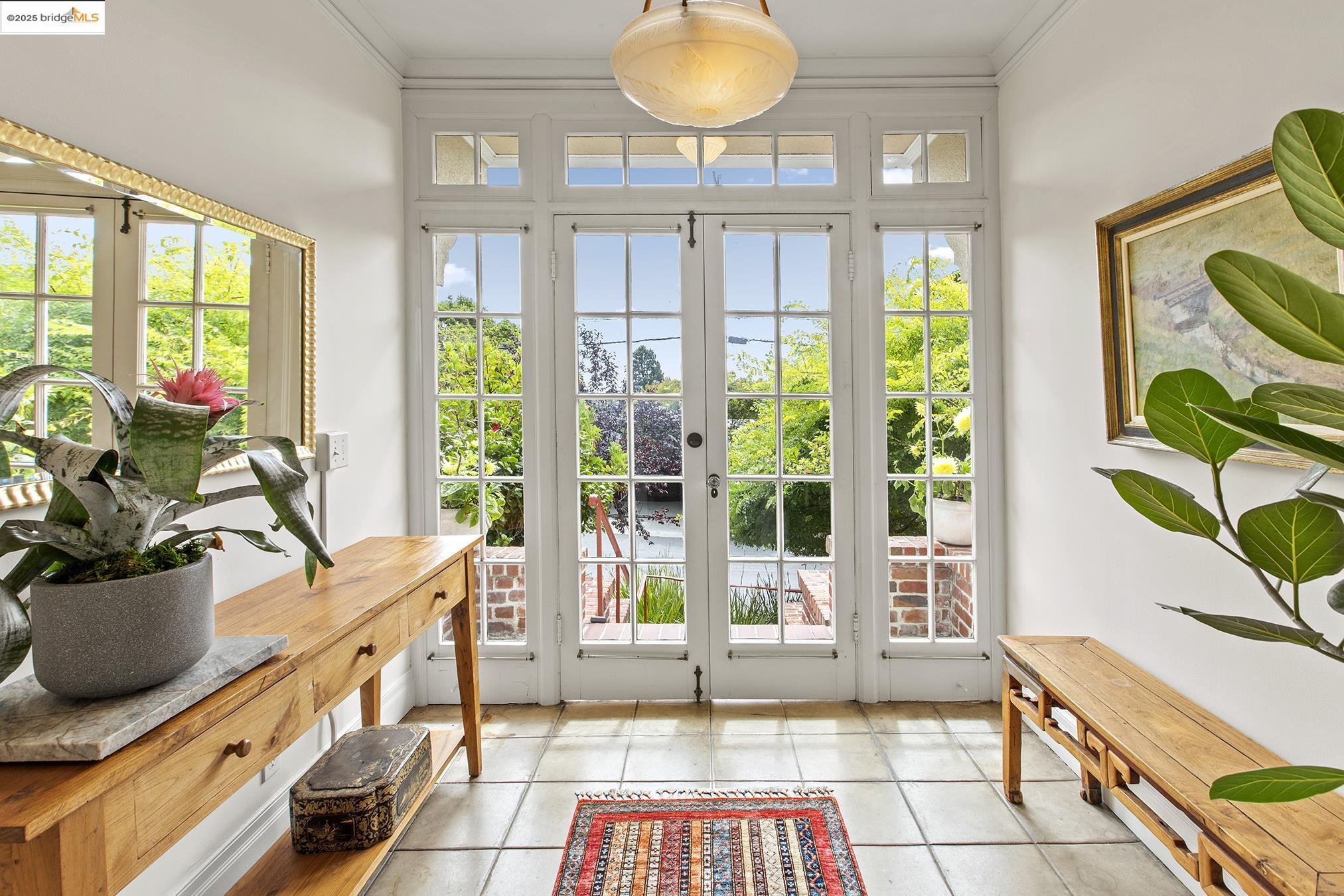 1923 Thousand Oaks Blvd