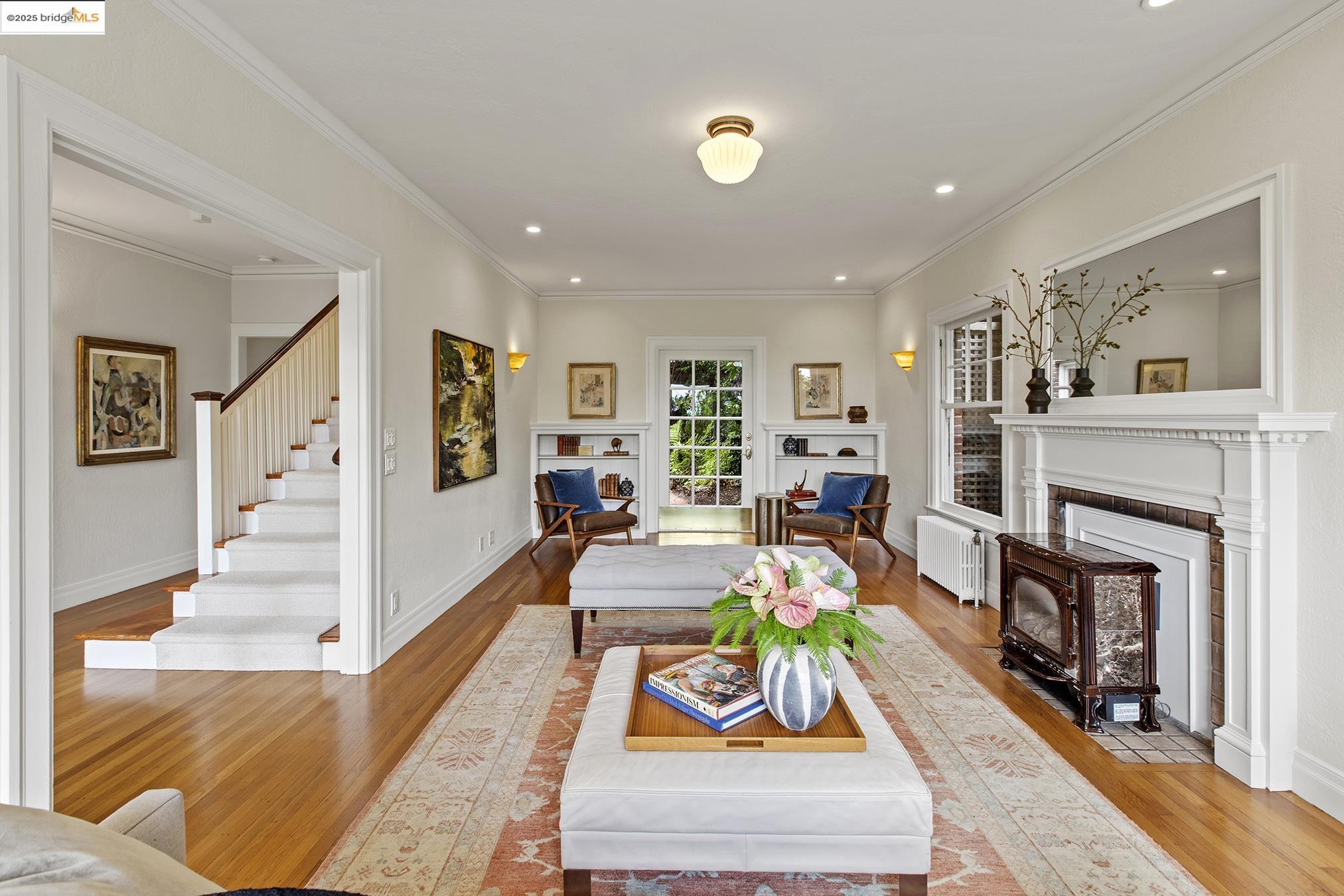 1923 Thousand Oaks Blvd