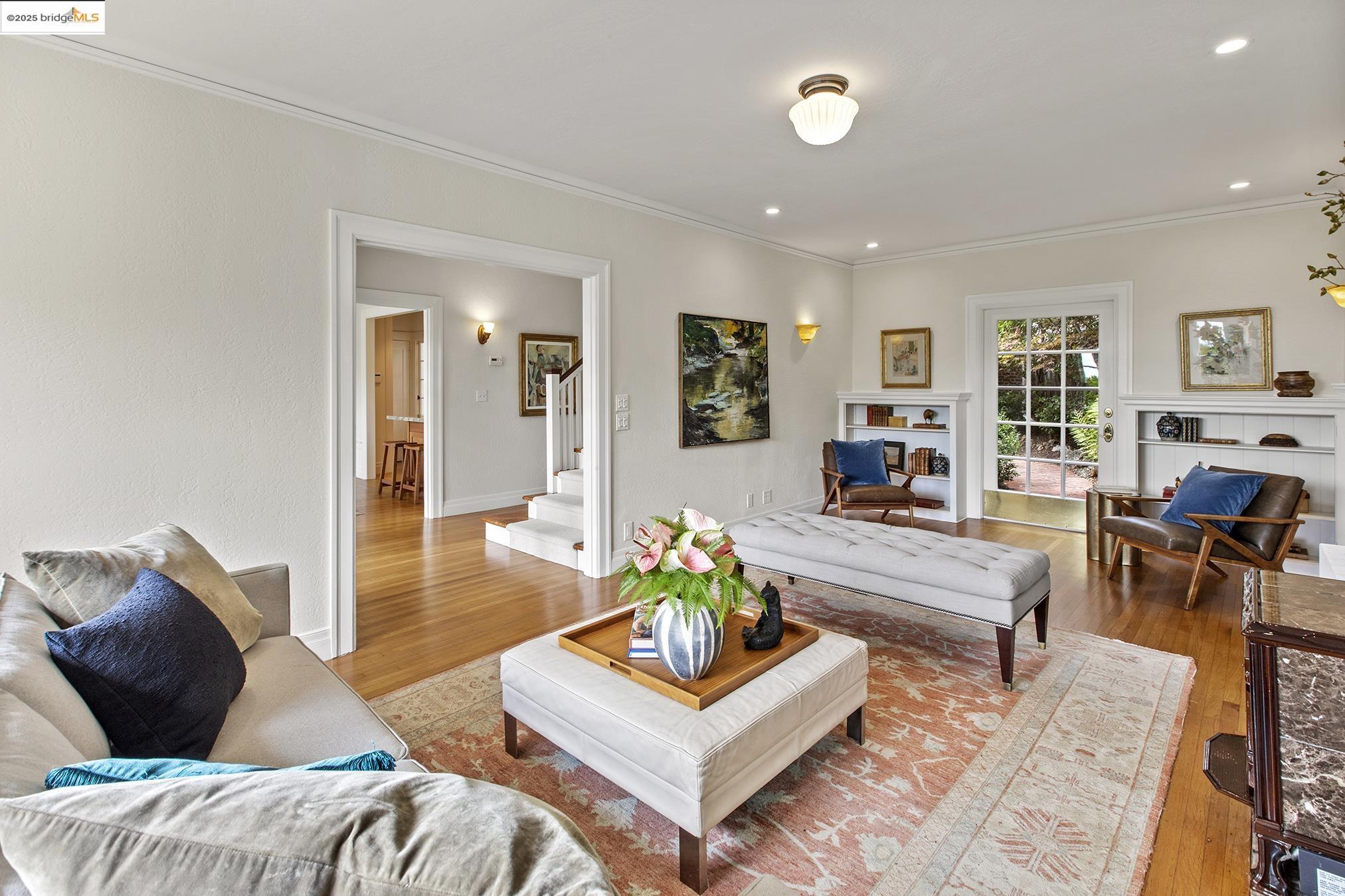 1923 Thousand Oaks Blvd